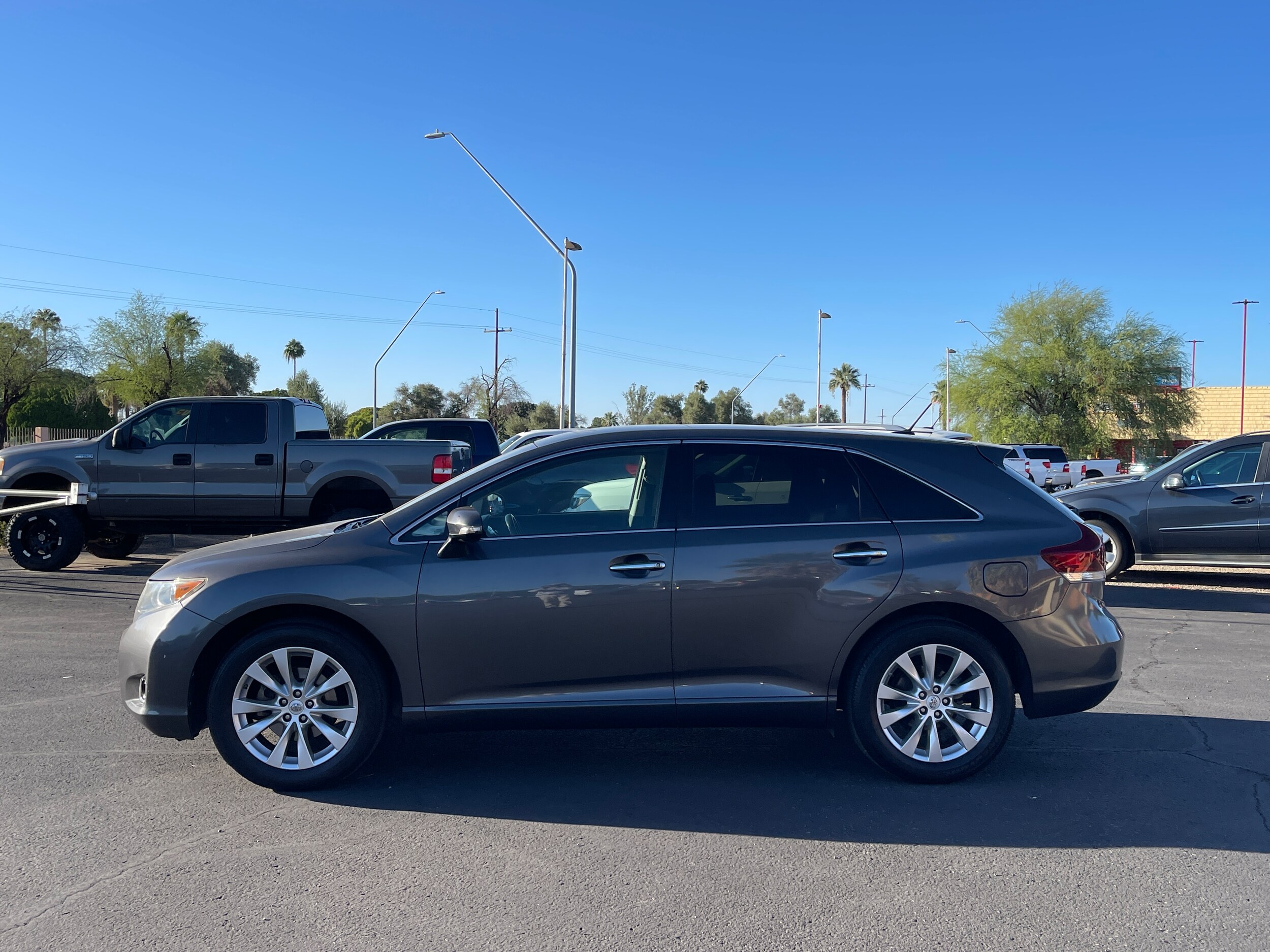 2013 Toyota Venza XLE photo 2