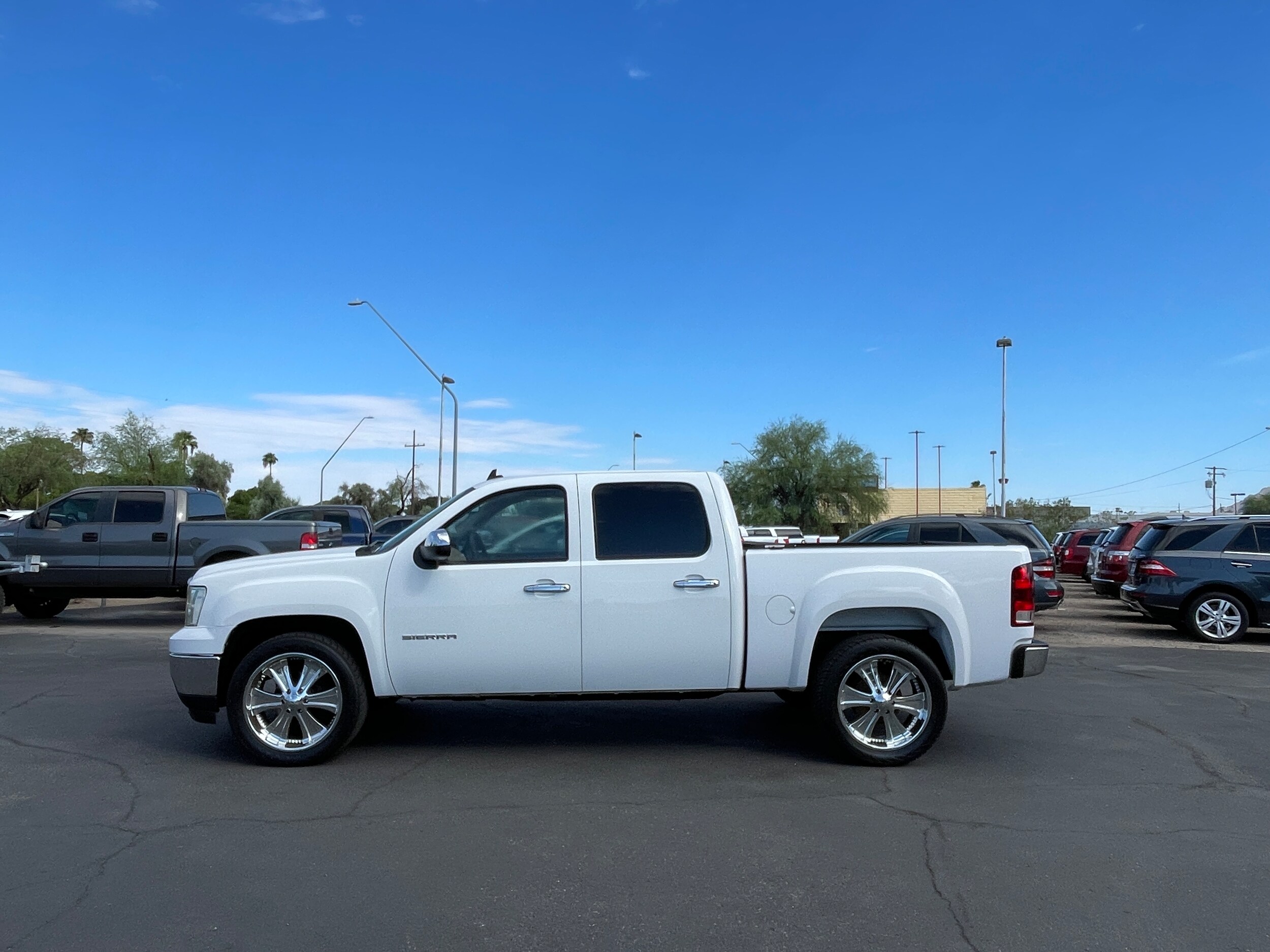 2010 Gmc Sierra 1500 SLE photo 2