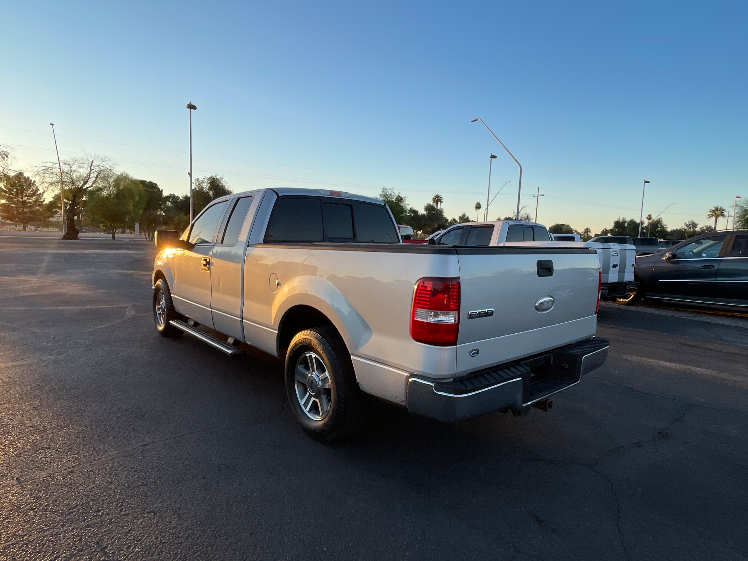 2008 Ford F-150 XLT photo 2