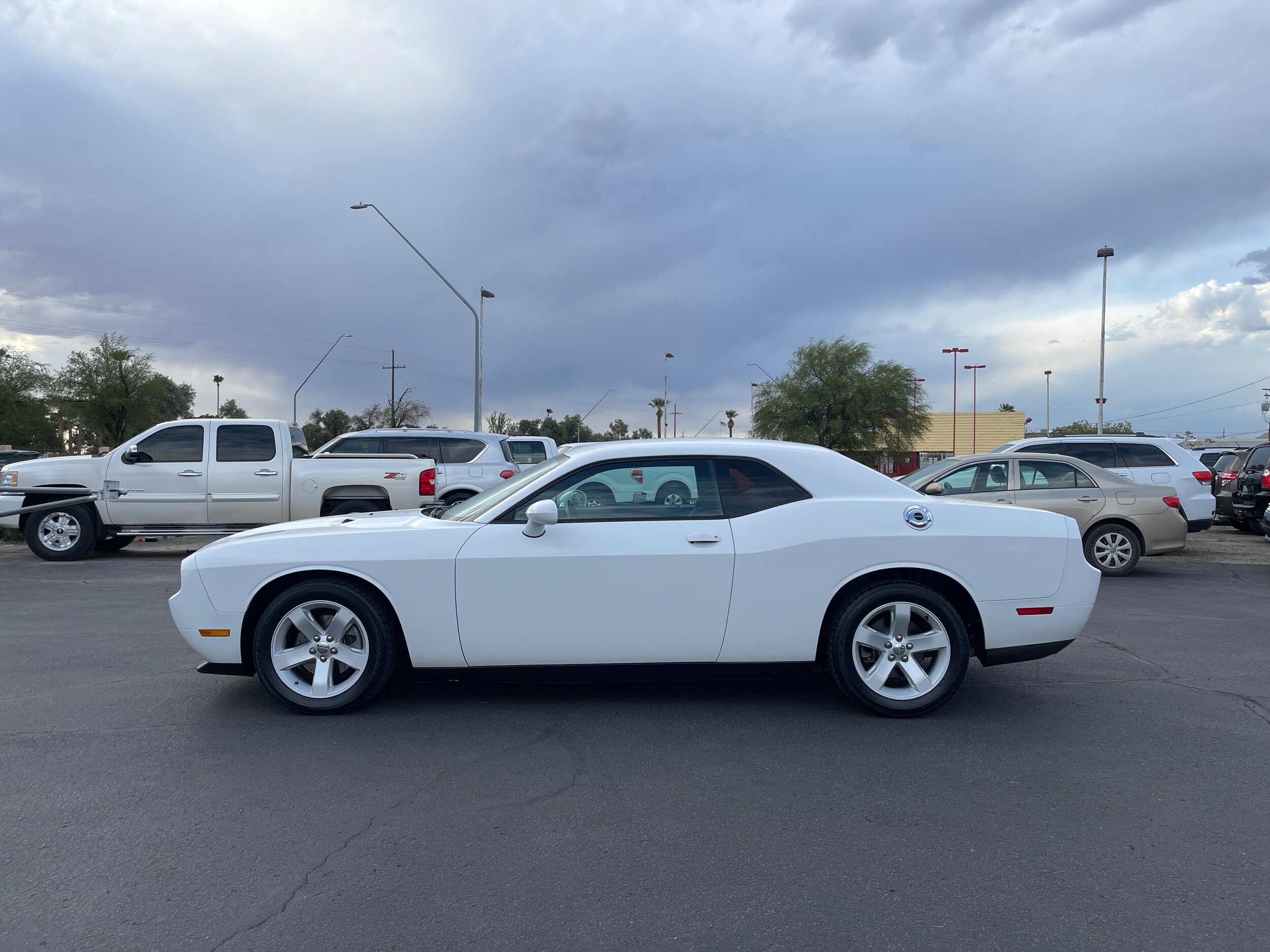 2012 Dodge Challenger SXT photo 2