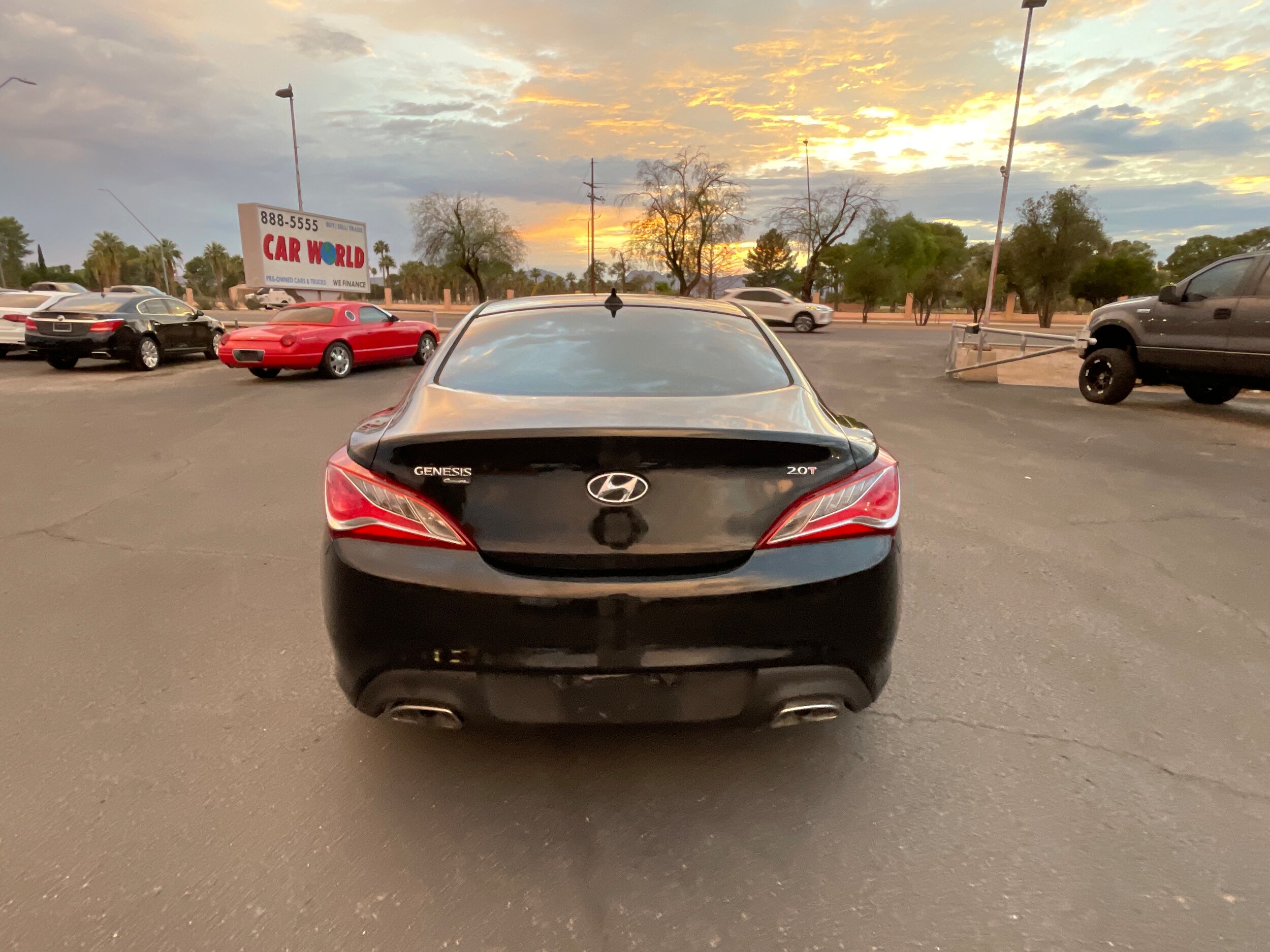 2013 Hyundai Genesis Coupe 2.0T Premium photo 4