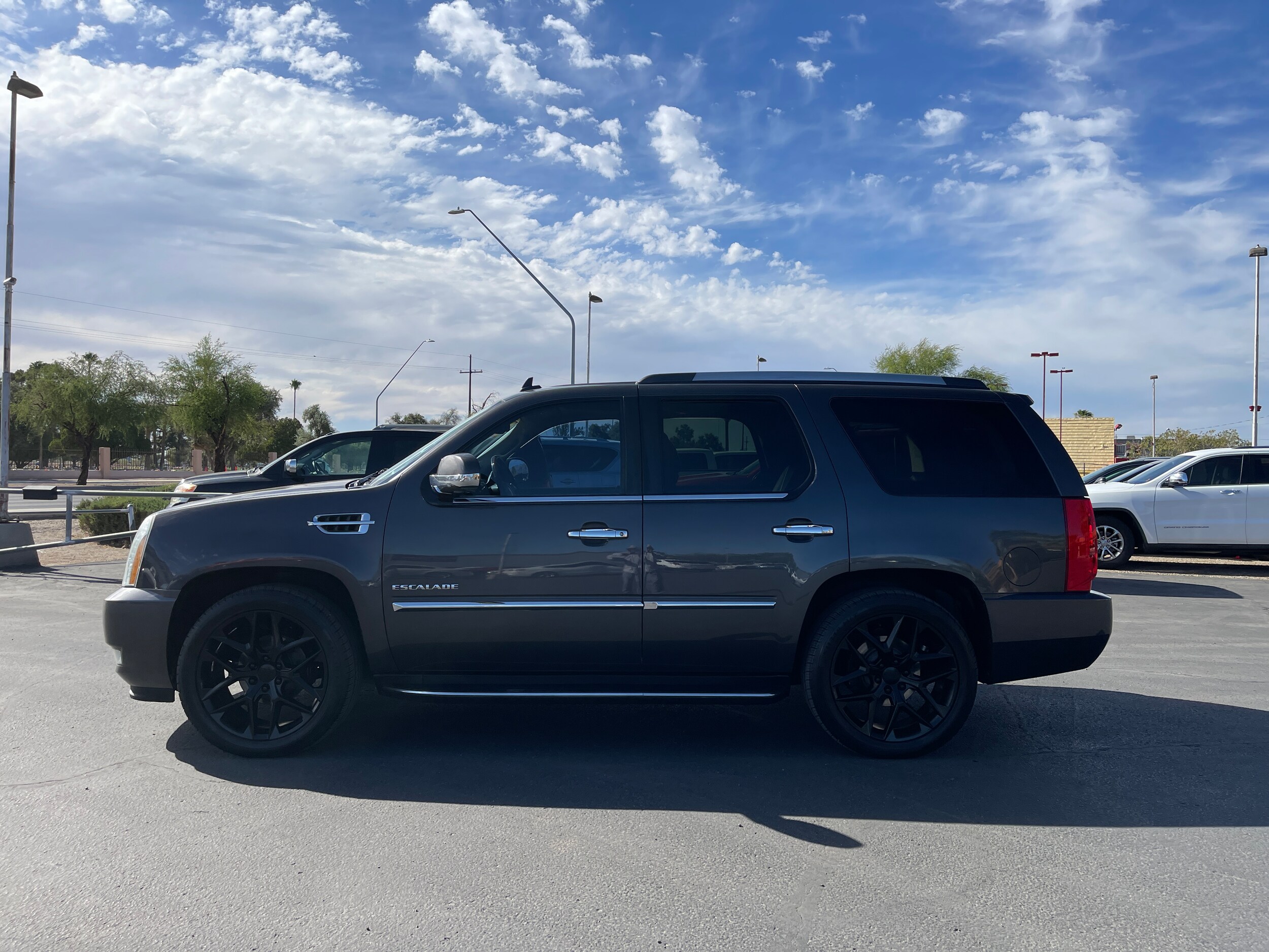 2011 Cadillac Escalade Luxury photo 2