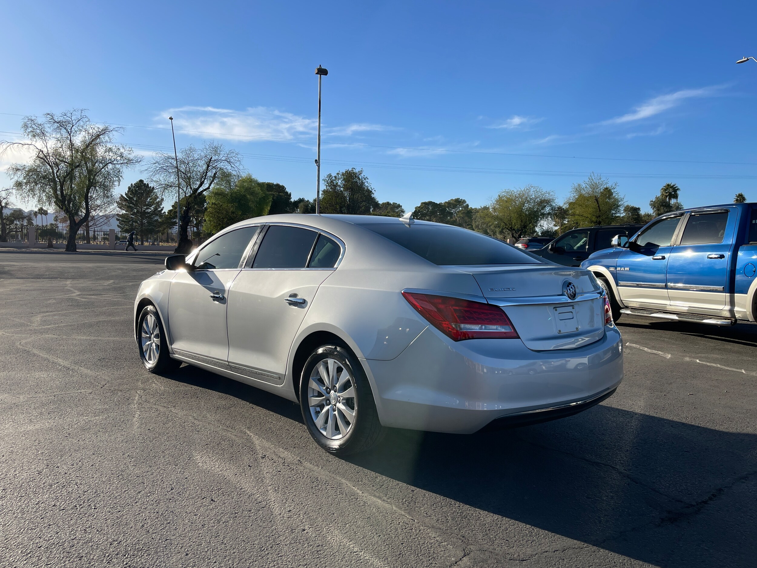 2014 Buick LaCrosse Base photo 3