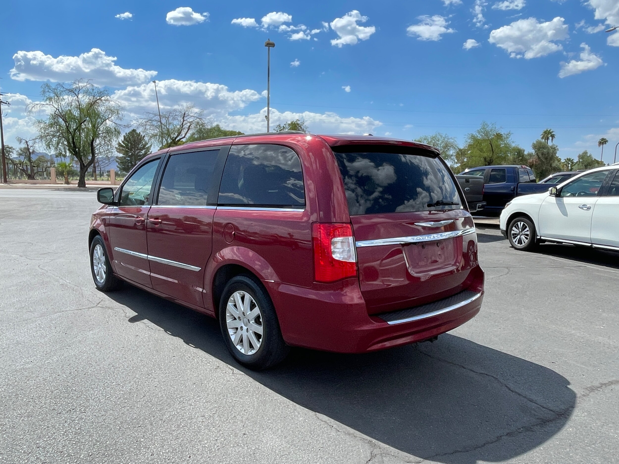 2012 Chrysler Town & Country Touring photo 3