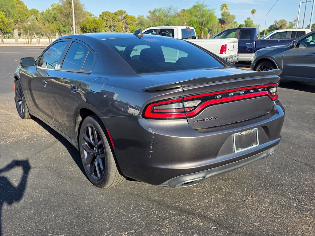 Used 2017 Dodge Charger SXT Sedan