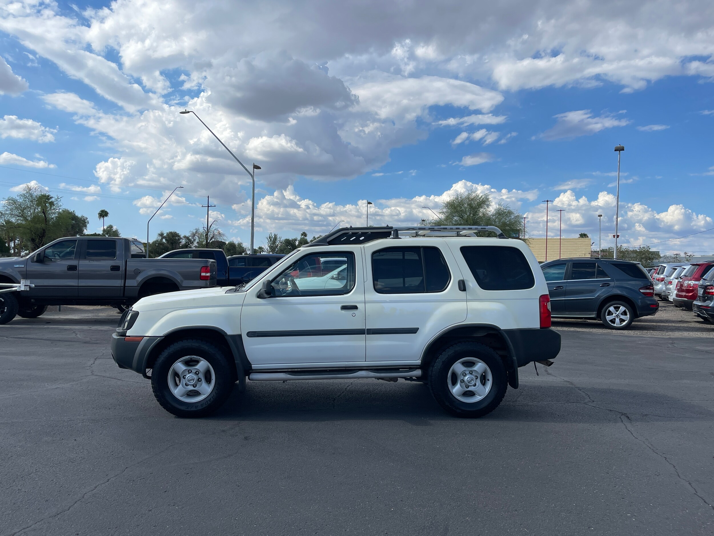 2003 Nissan Xterra XE photo 2