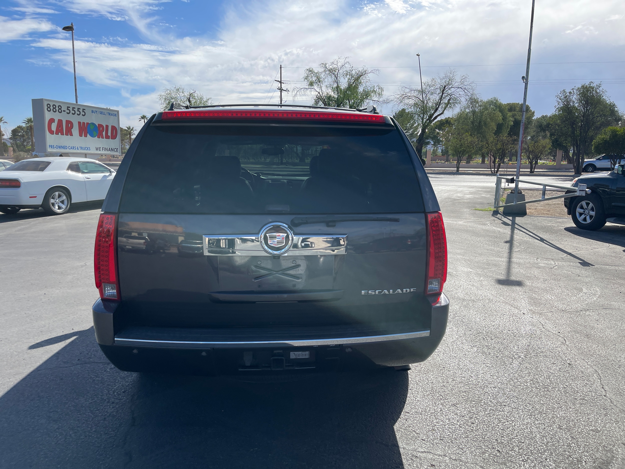 2011 Cadillac Escalade Luxury photo 4