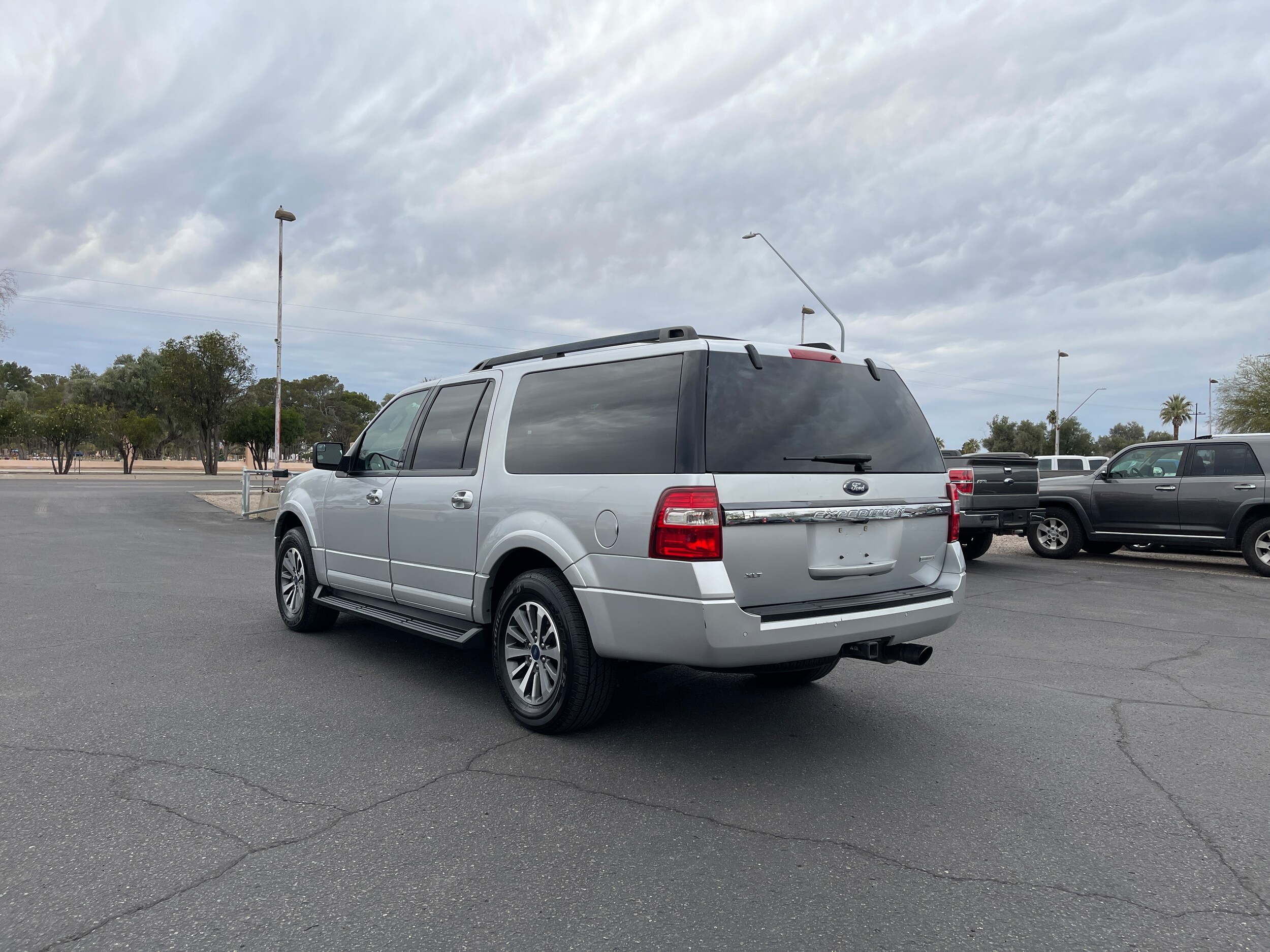 2017 Ford Expedition XLT photo 3