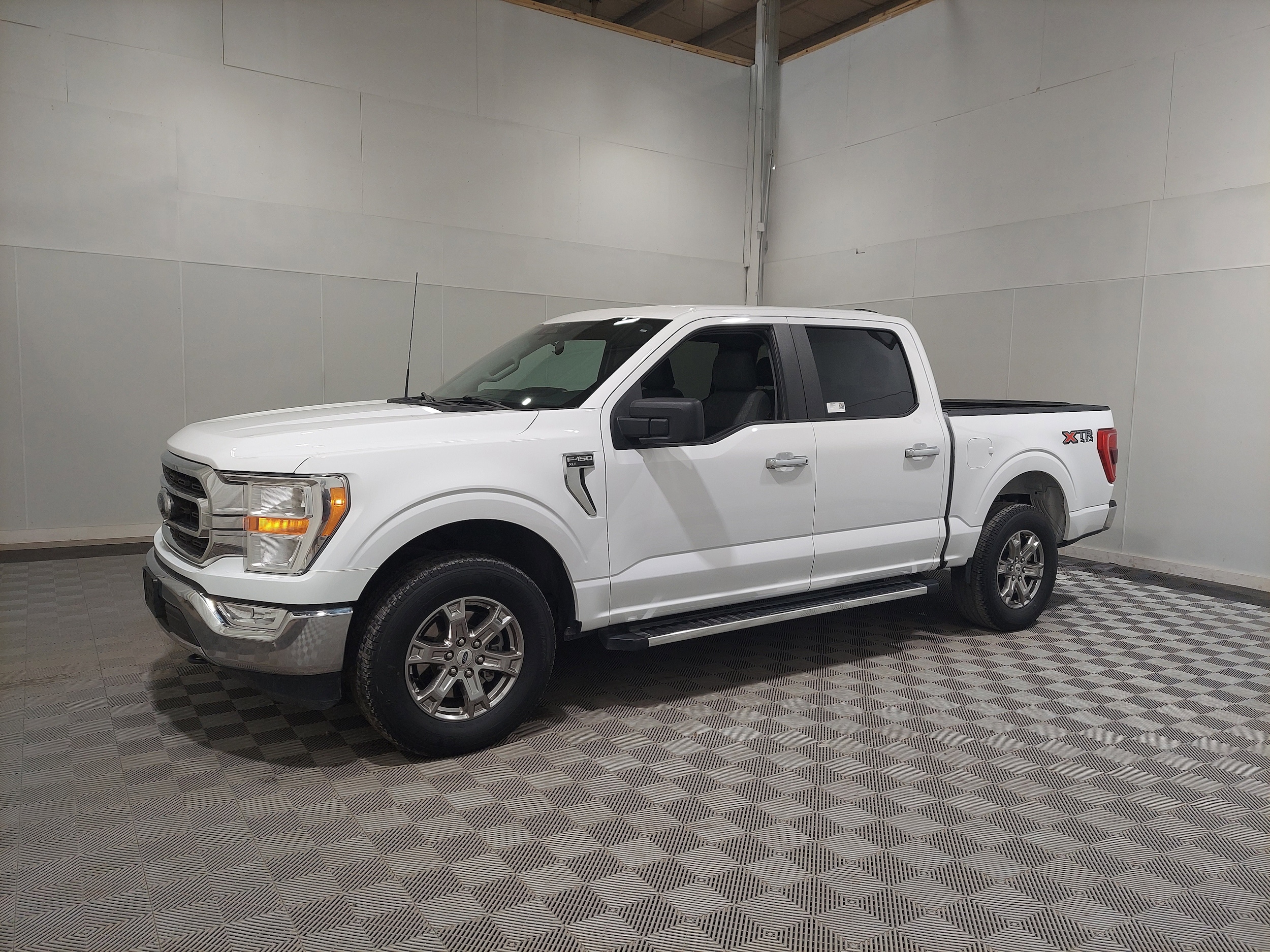 2022 Ford F-150 XLT's photo