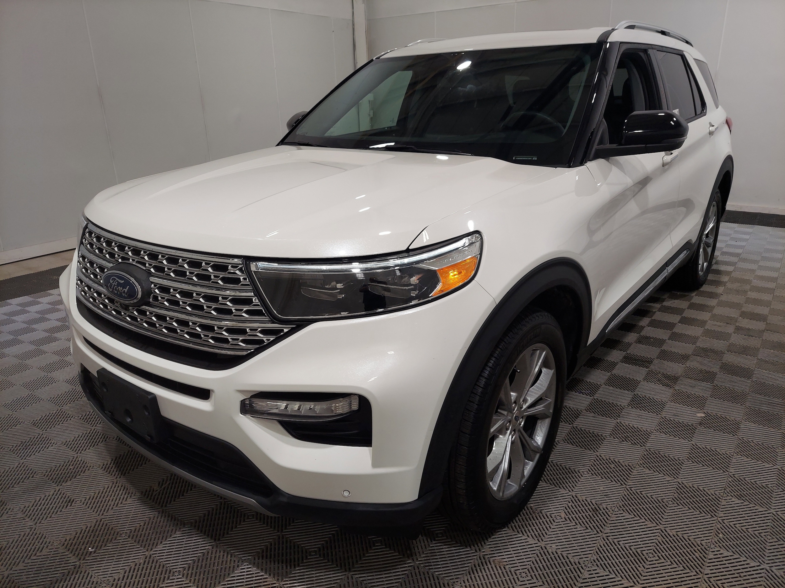 2023 Ford Explorer Limited 4WD's photo