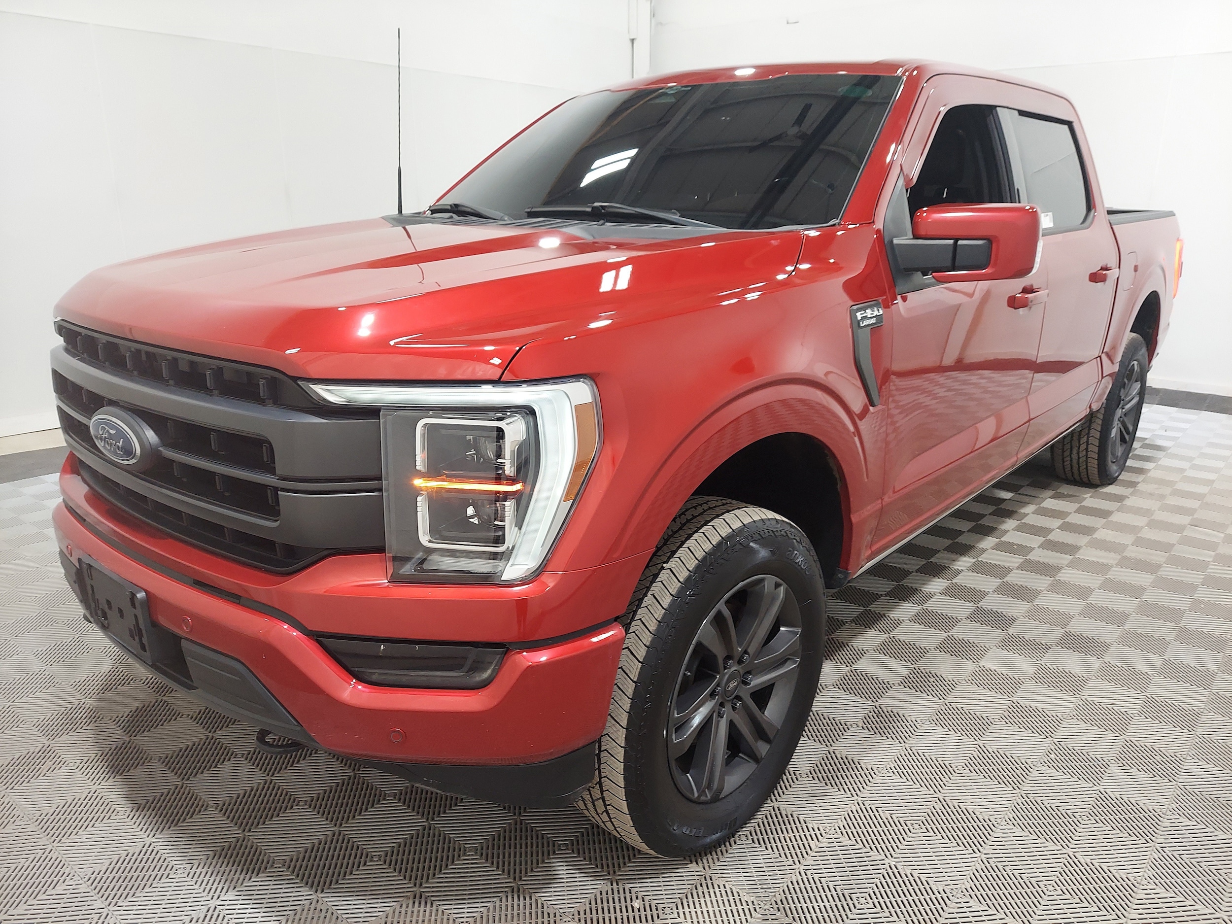 2023 Ford F-150 Lariat 4x4 SuperCrew 145 in's photo