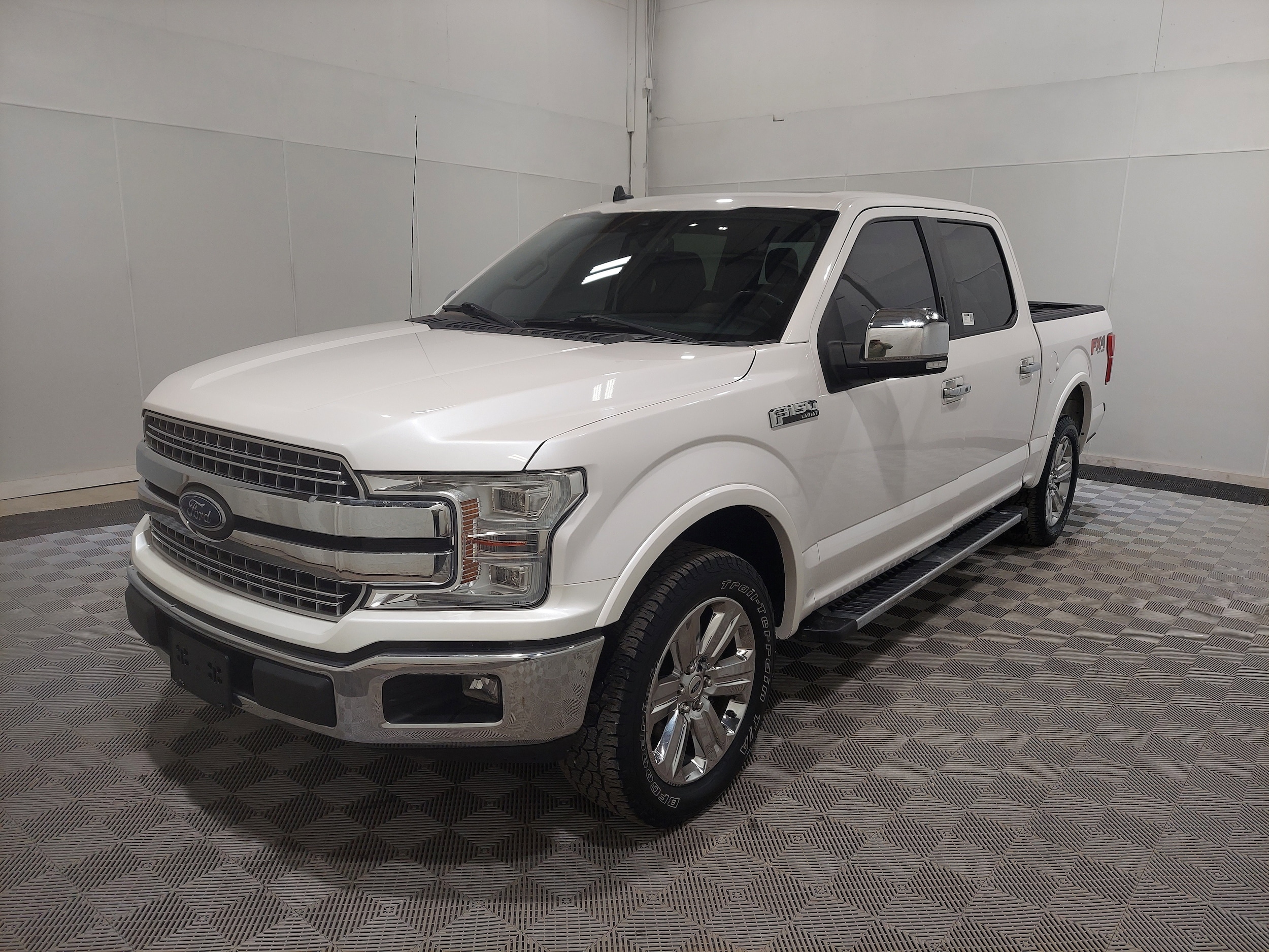 2019 Ford F-150 Lariat 4x4 SuperCrew 145 in's photo