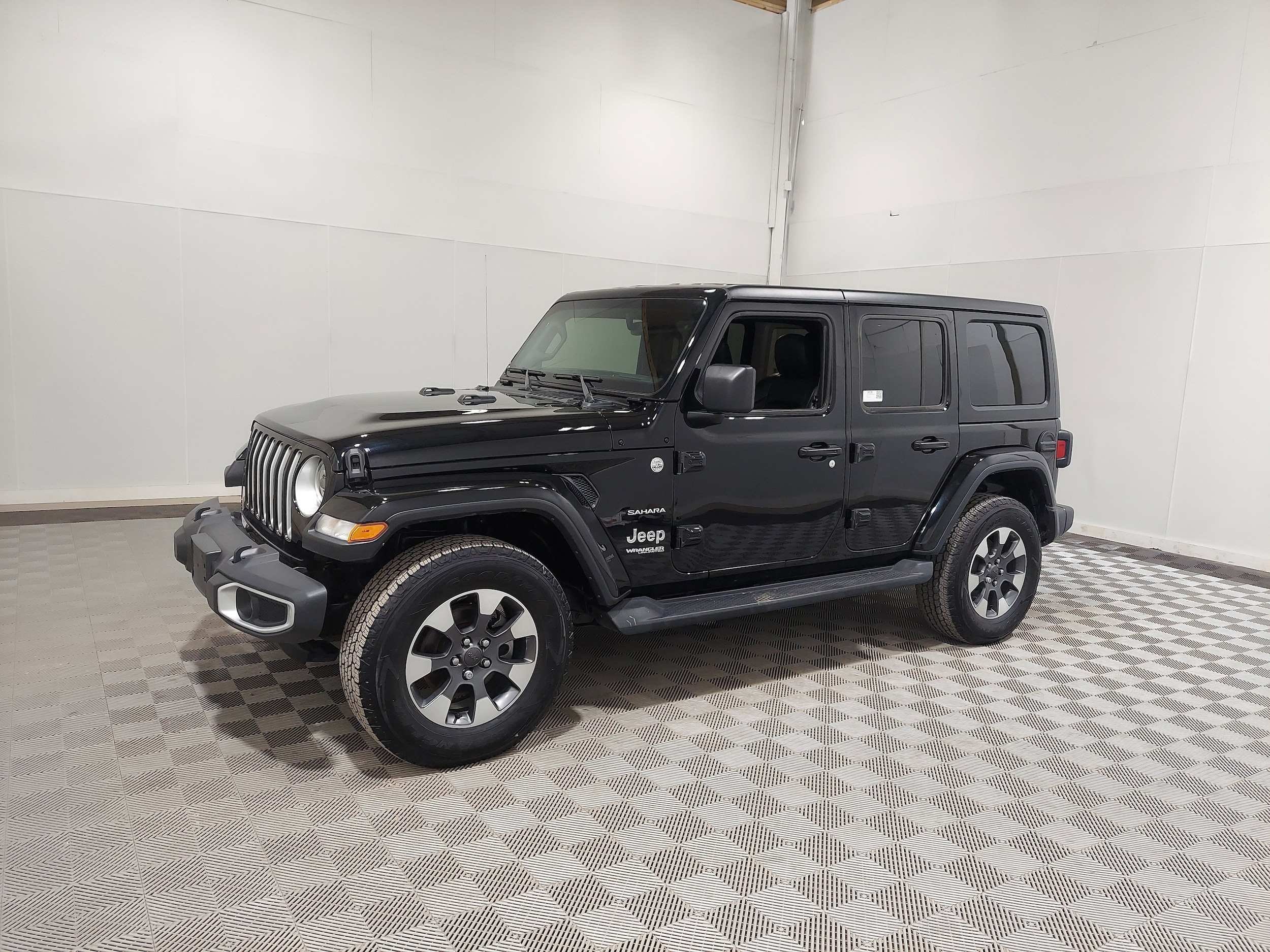 2022 Jeep Wrangler Unlimited Sahara's photo