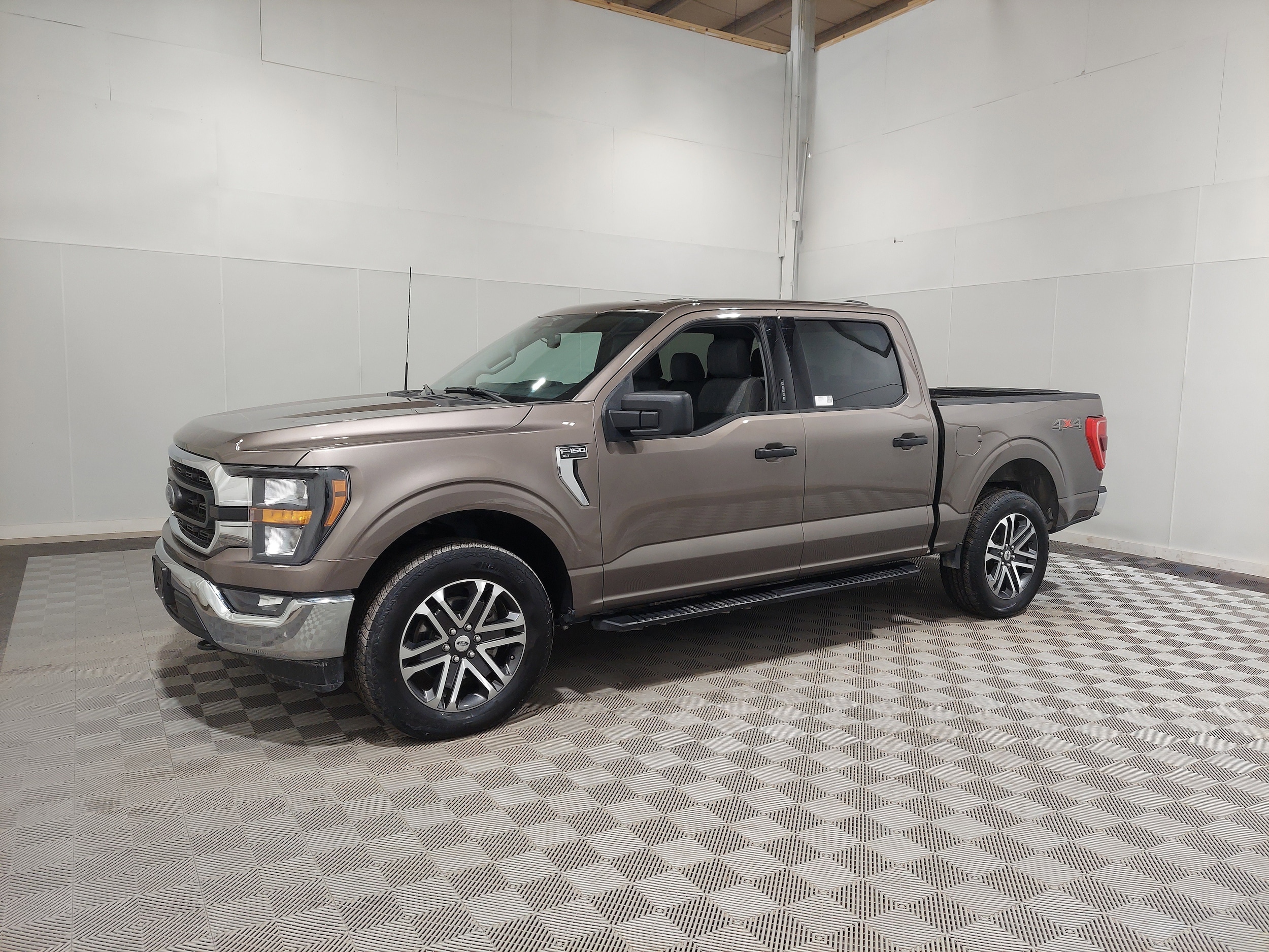 2023 Ford F-150 XLT's photo