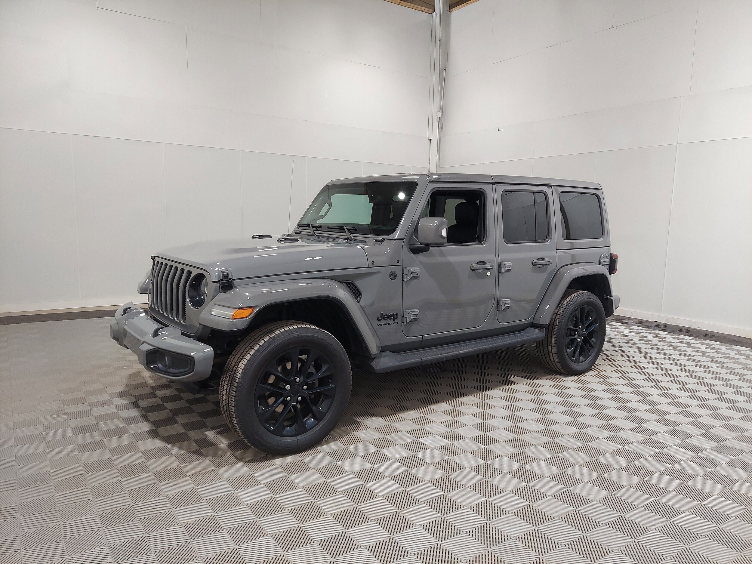 2023 Jeep Wrangler 4-Door Sahara High Altitude's photo