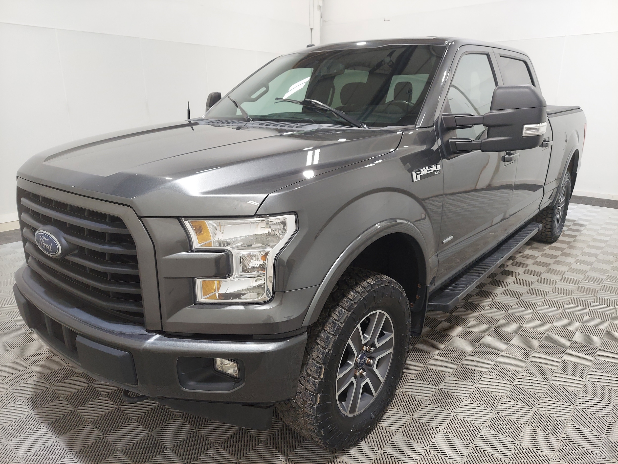 2017 Ford F-150 XLT 4x4 SuperCrew 145 in's photo