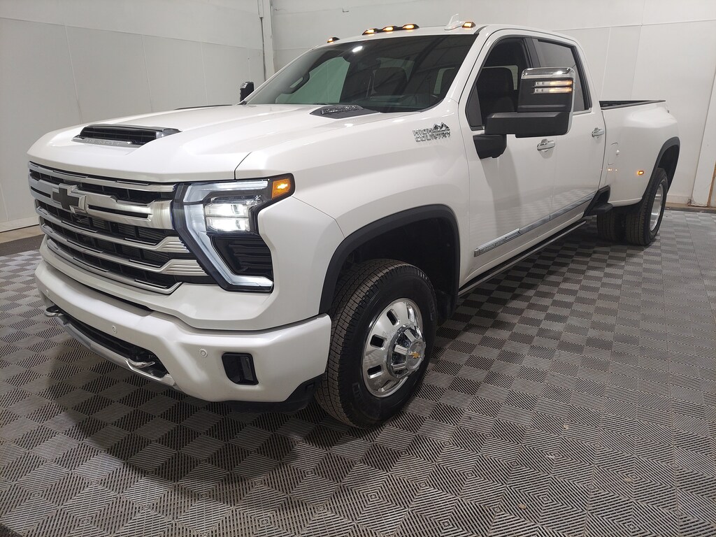 Used 2025 Chevrolet Silverado 3500HD High Country 4WD Crew Cab 172 High Country