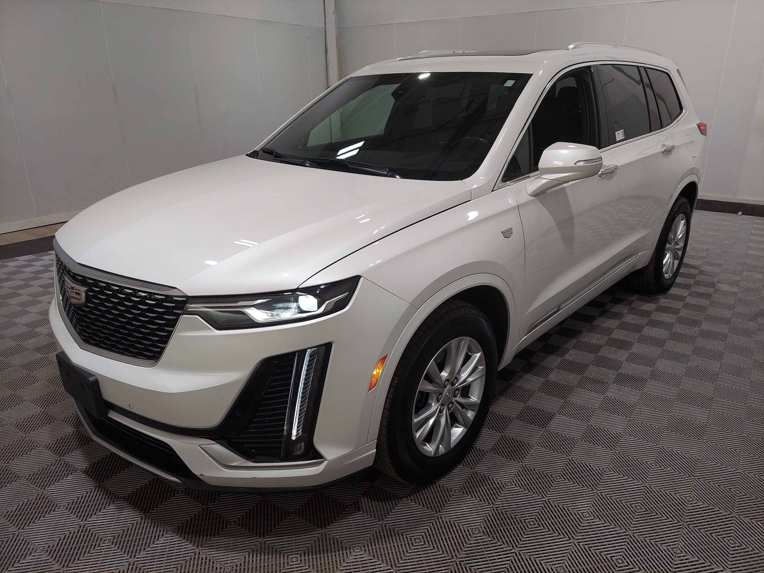 2023 Cadillac XT6 Luxury AWD's photo