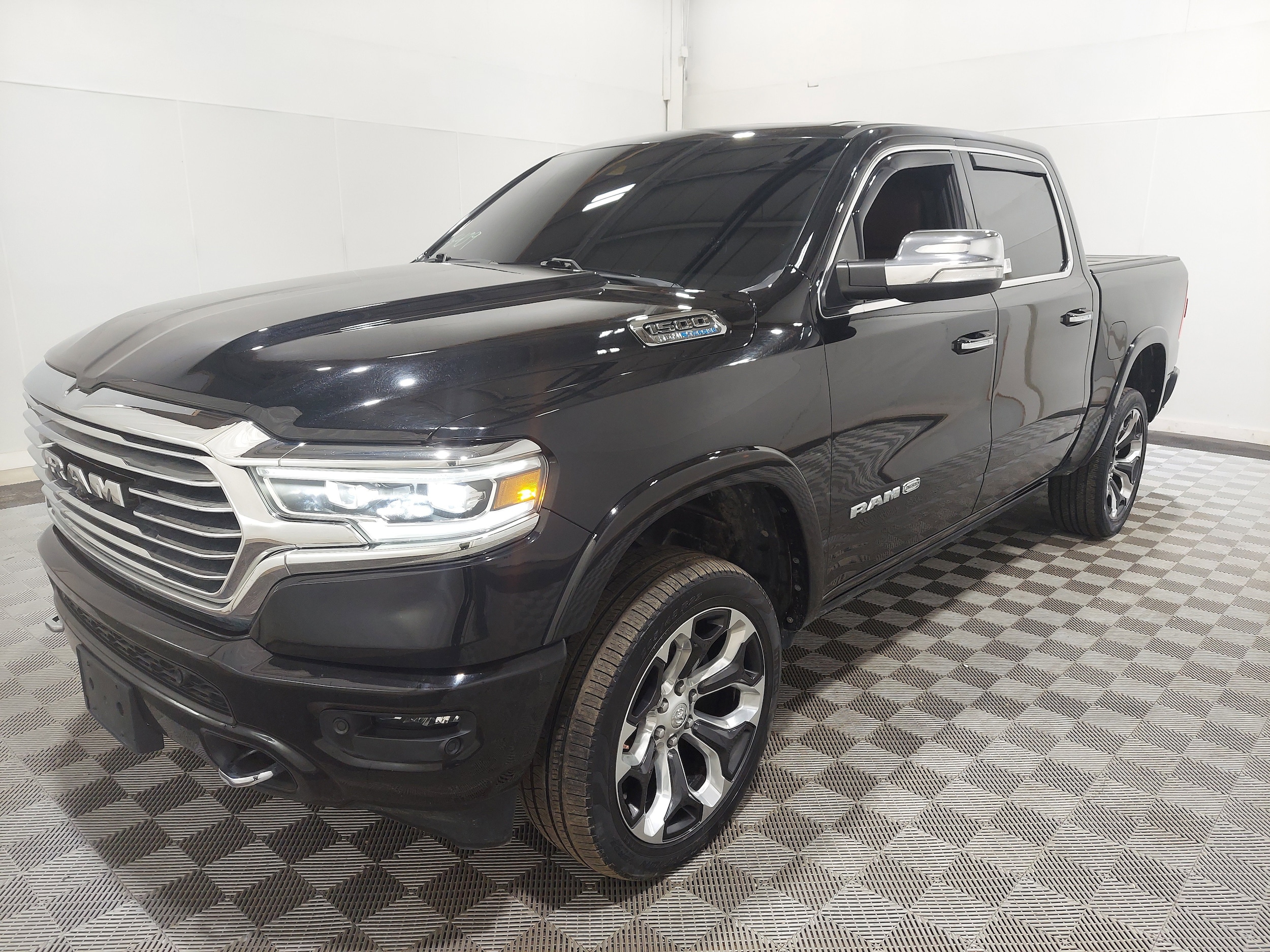 2022 RAM 1500 Longhorn Crew Cab 4x4 5'7" Box's photo