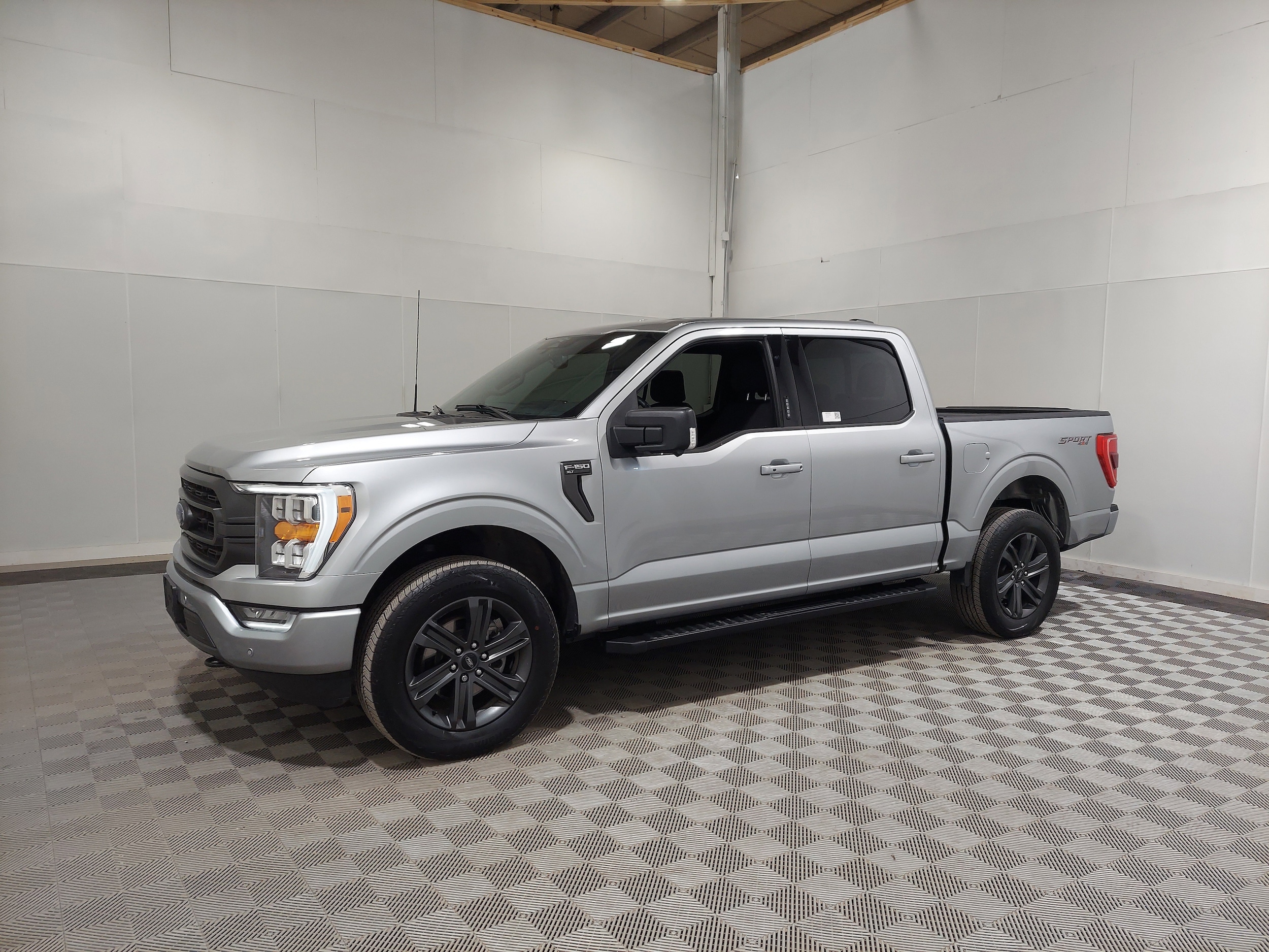 2023 Ford F-150 XLT's photo