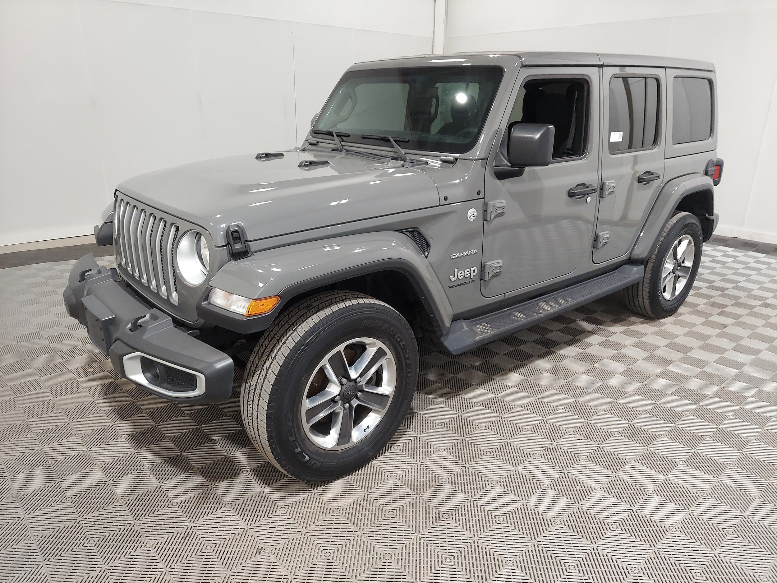 2023 Jeep Wrangler 4-Door Sahara's photo