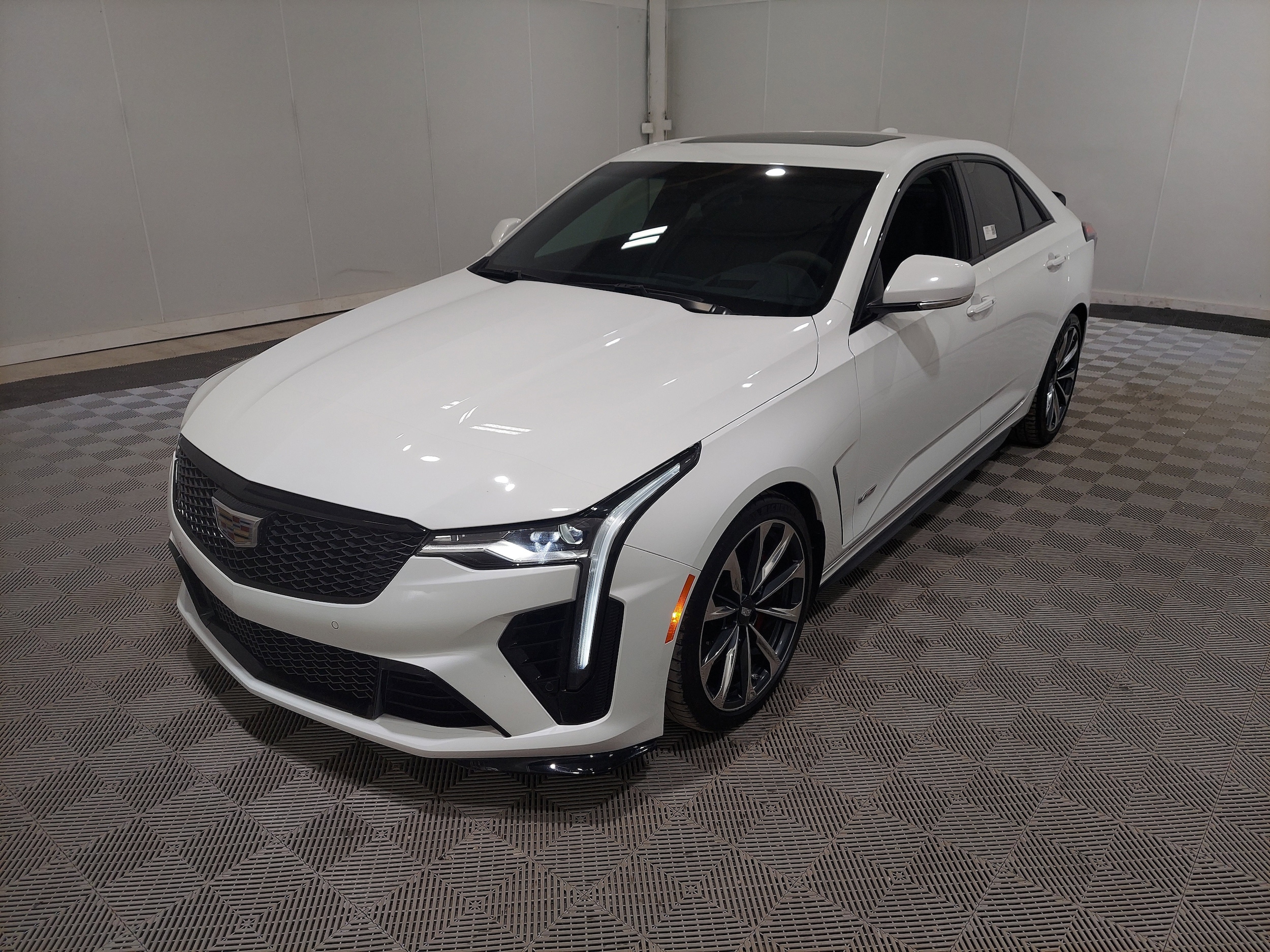 2023 Cadillac CT4 V-Series Blackwing's photo