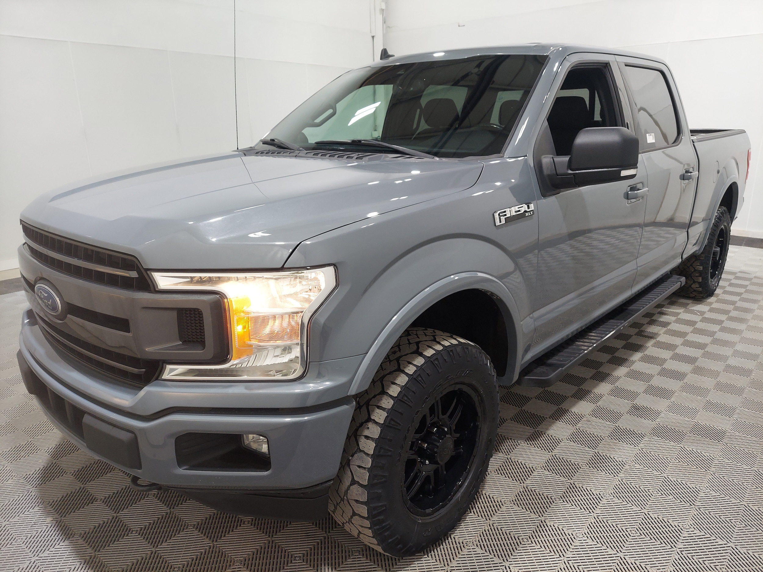 2019 Ford F-150 XLT 4x4 SuperCrew 145 in's photo