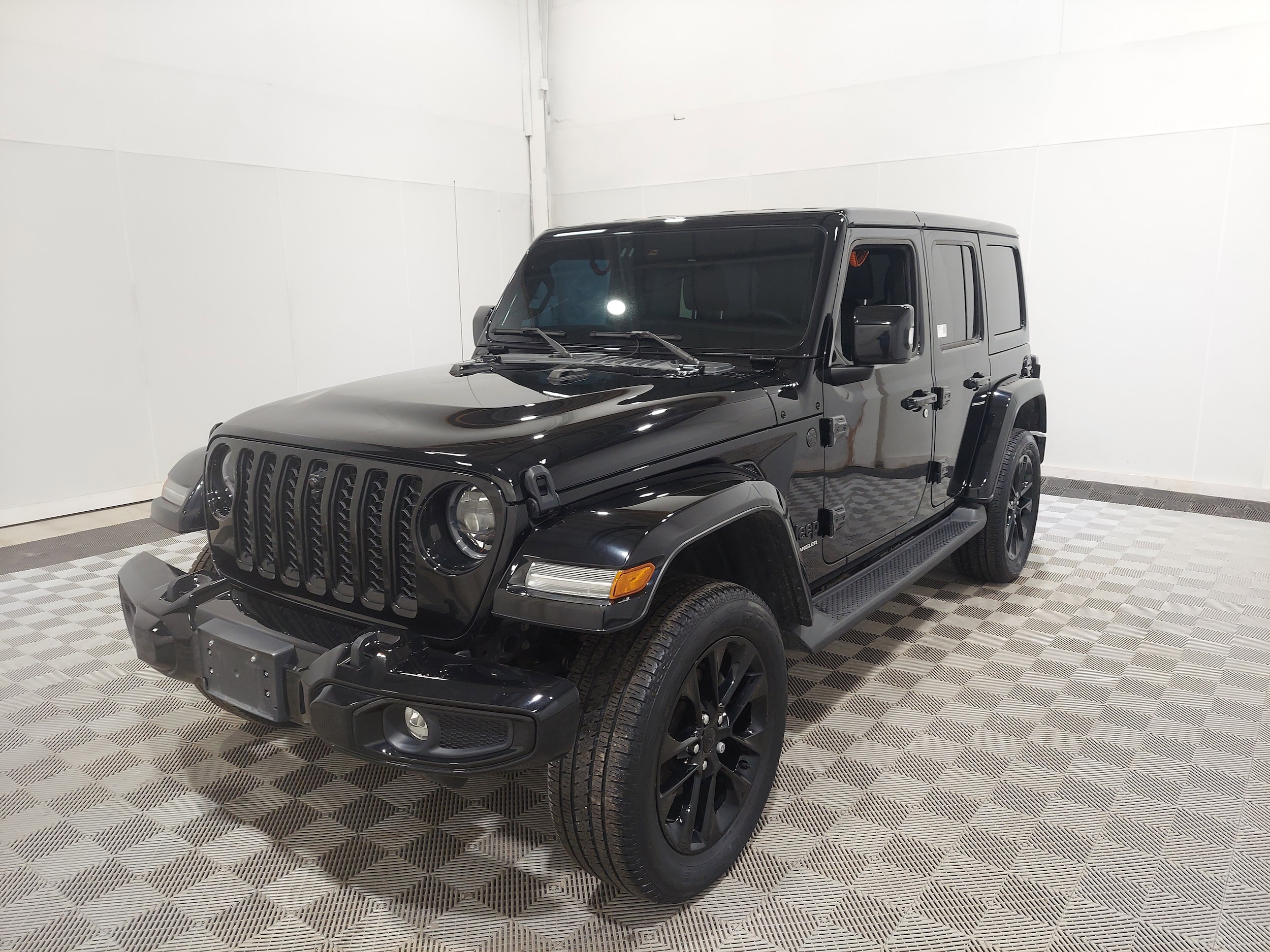 2023 Jeep Wrangler Sahara High Altitude's photo