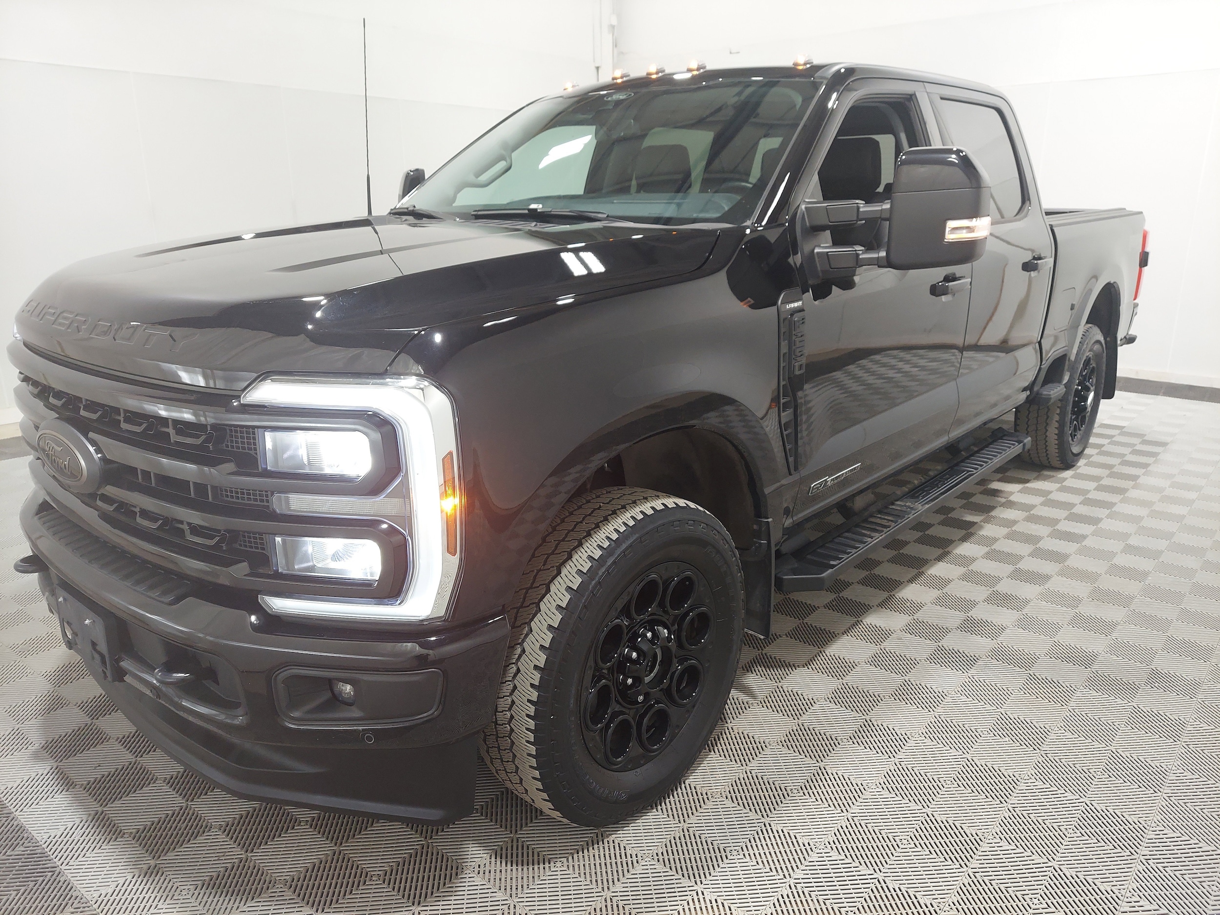 2024 Ford F-250 Lariat 4x4 Crew Cab 160 in's photo