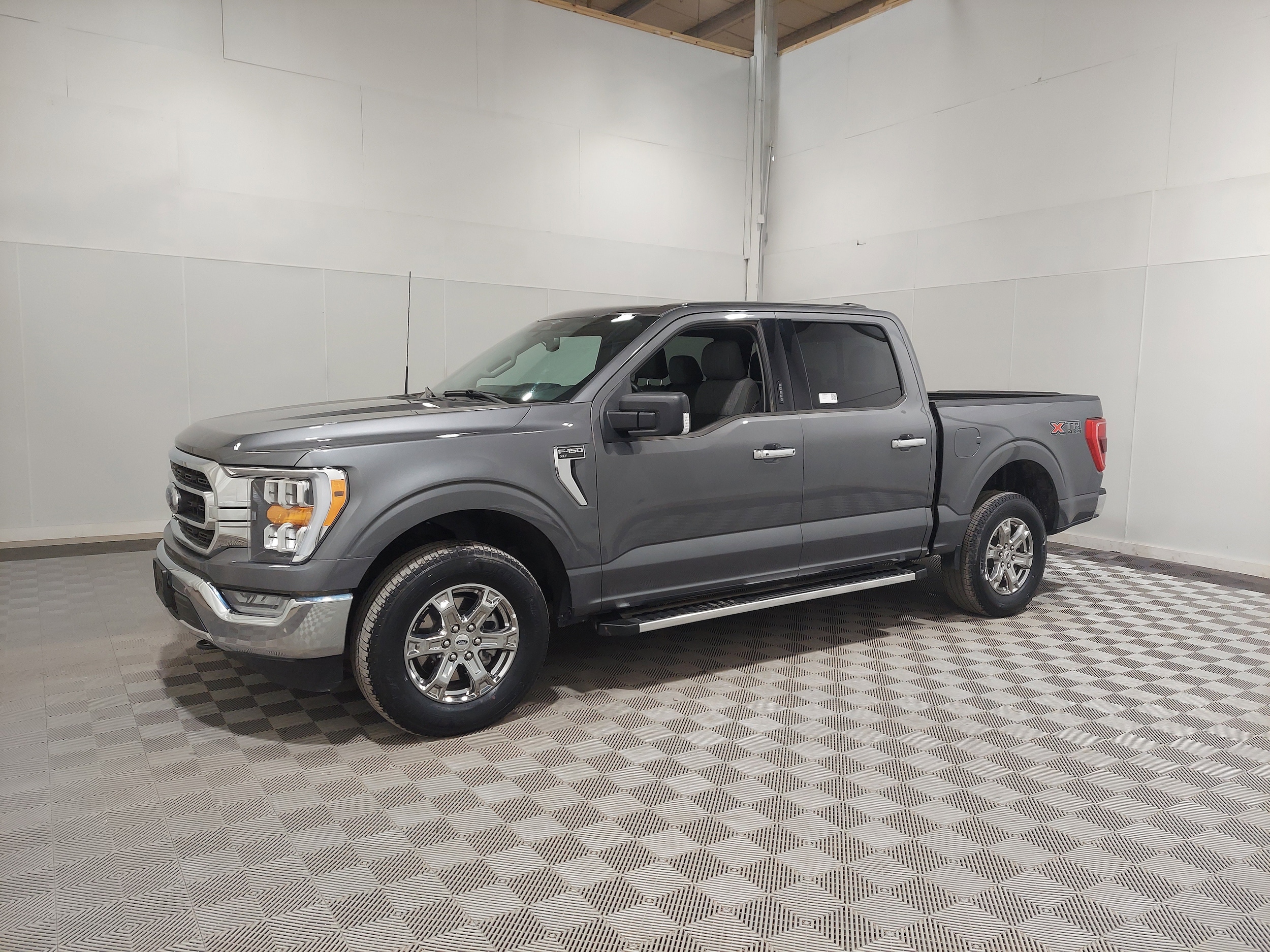 2023 Ford F-150 XLT's photo