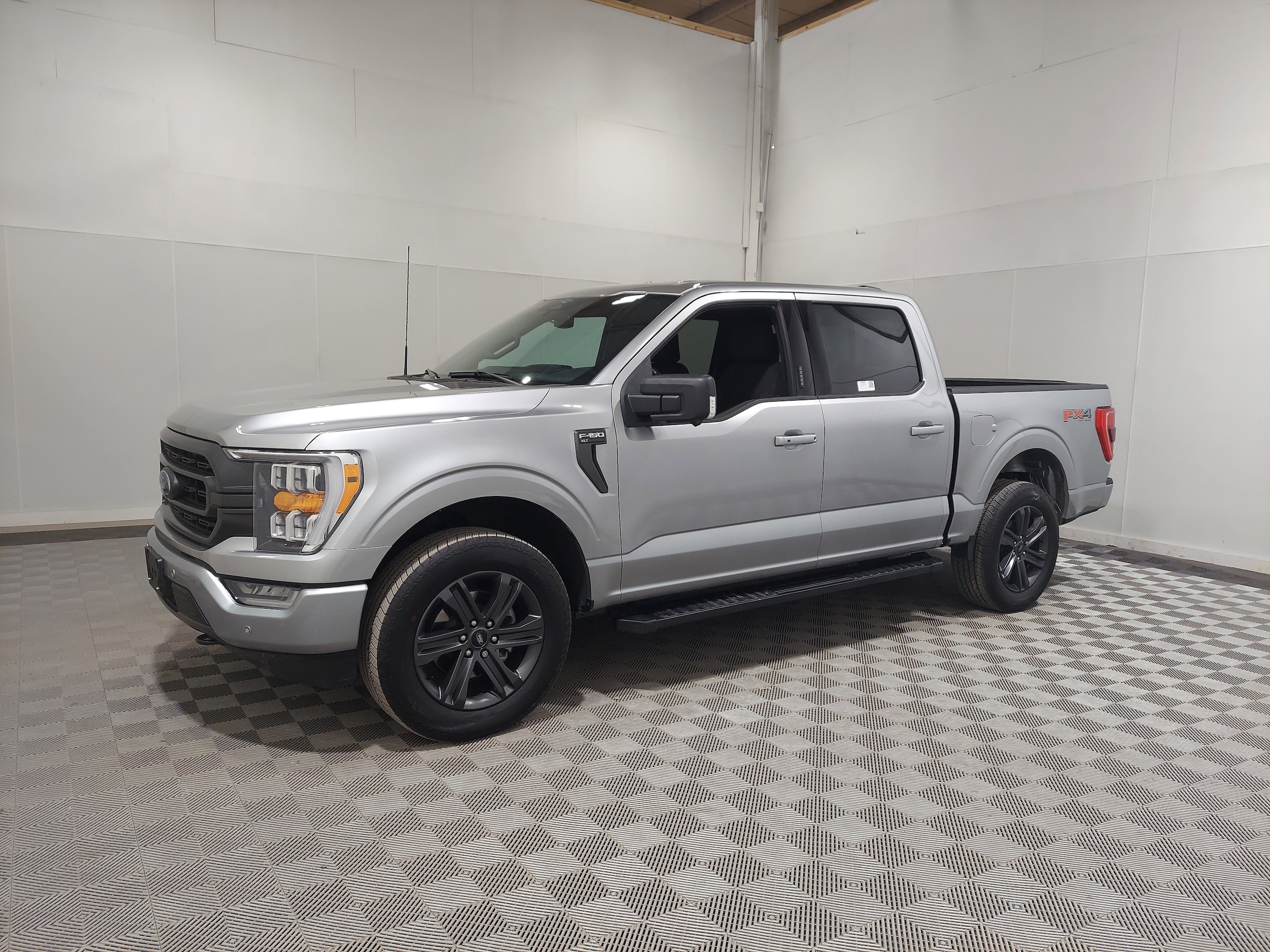 2023 Ford F-150 XLT's photo