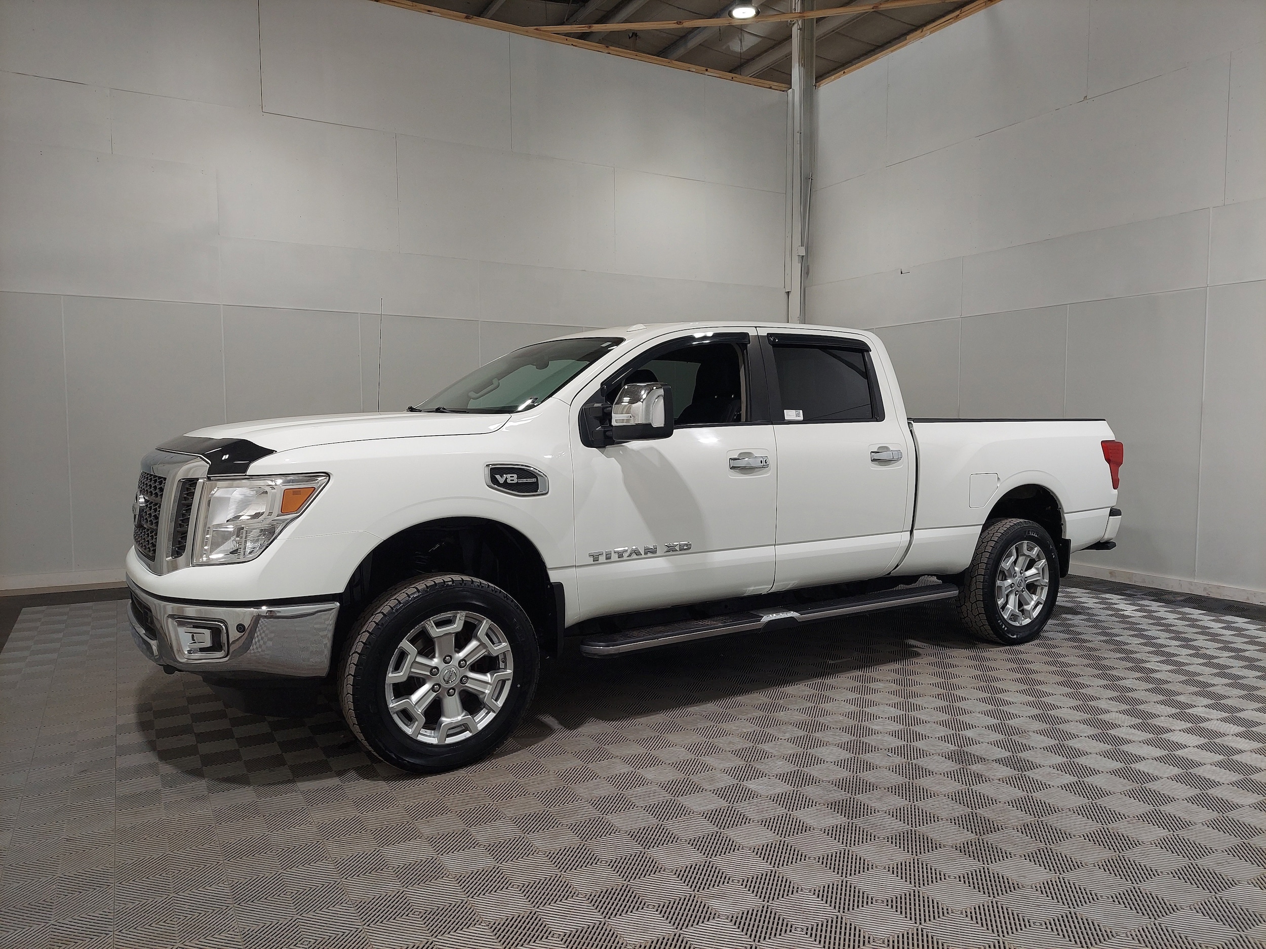 2018 Nissan Titan XD SV's photo