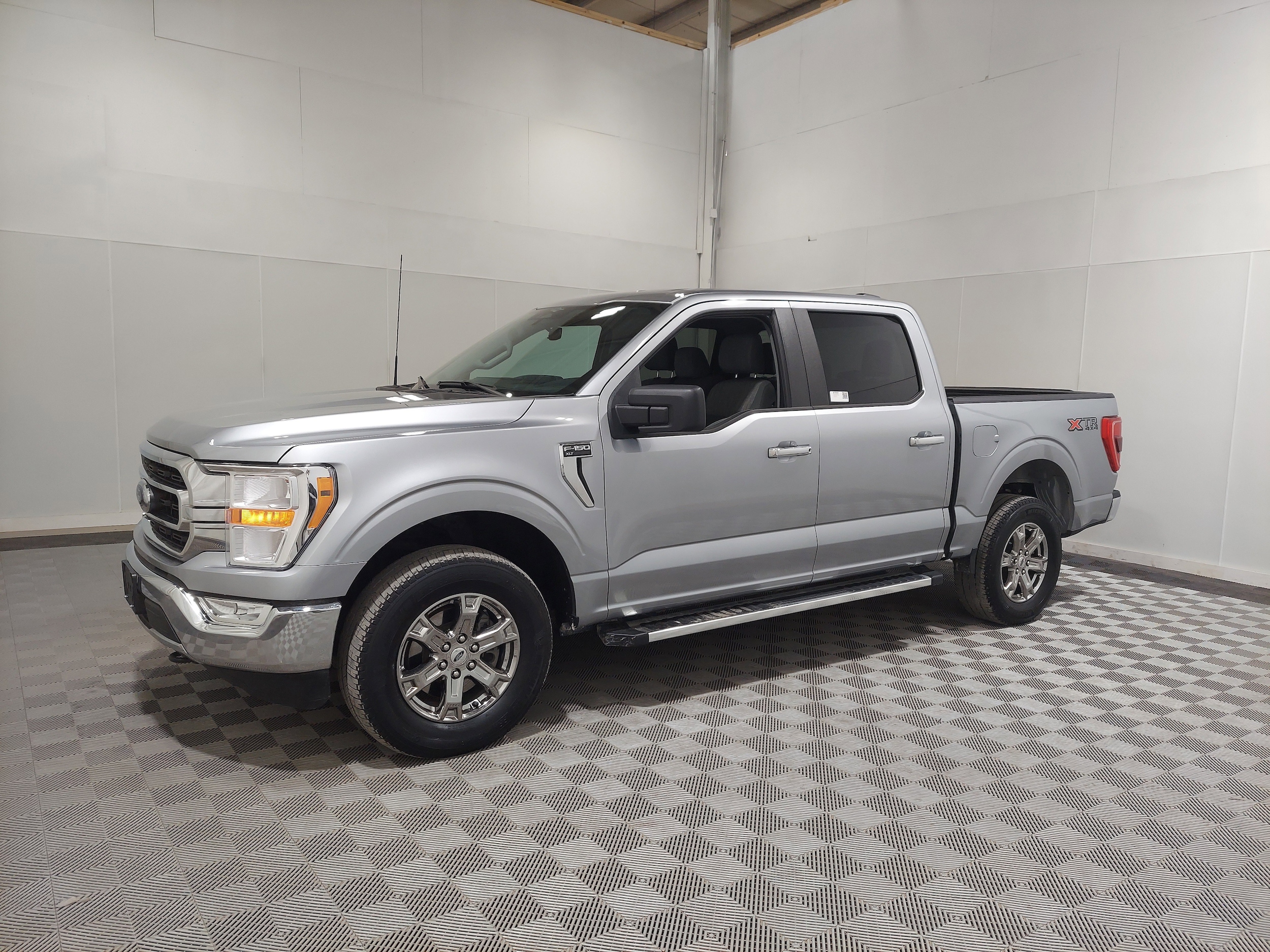 2023 Ford F-150 XLT's photo