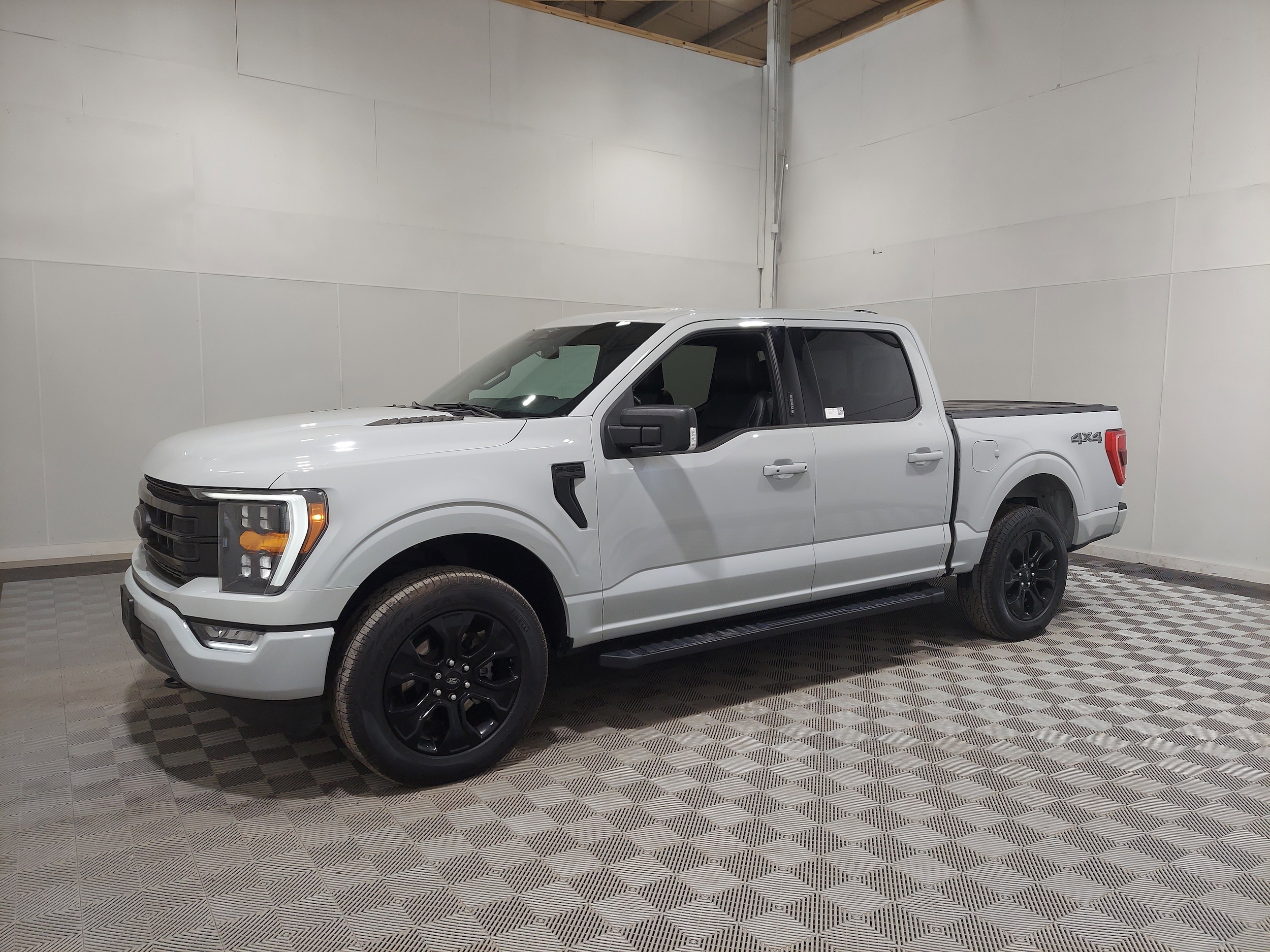 2023 Ford F-150 XLT's photo