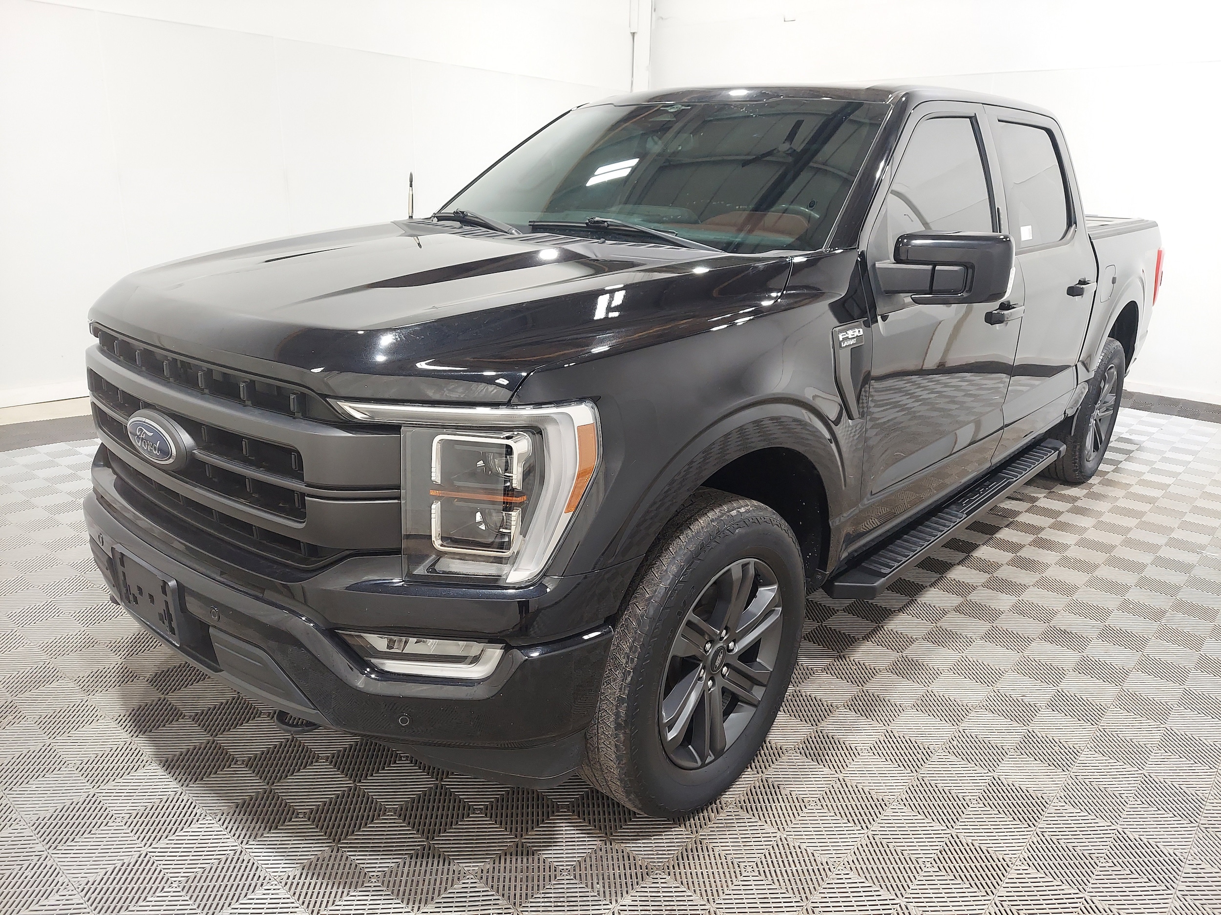 2023 Ford F-150 Lariat 4x4 SuperCrew 145 in's photo