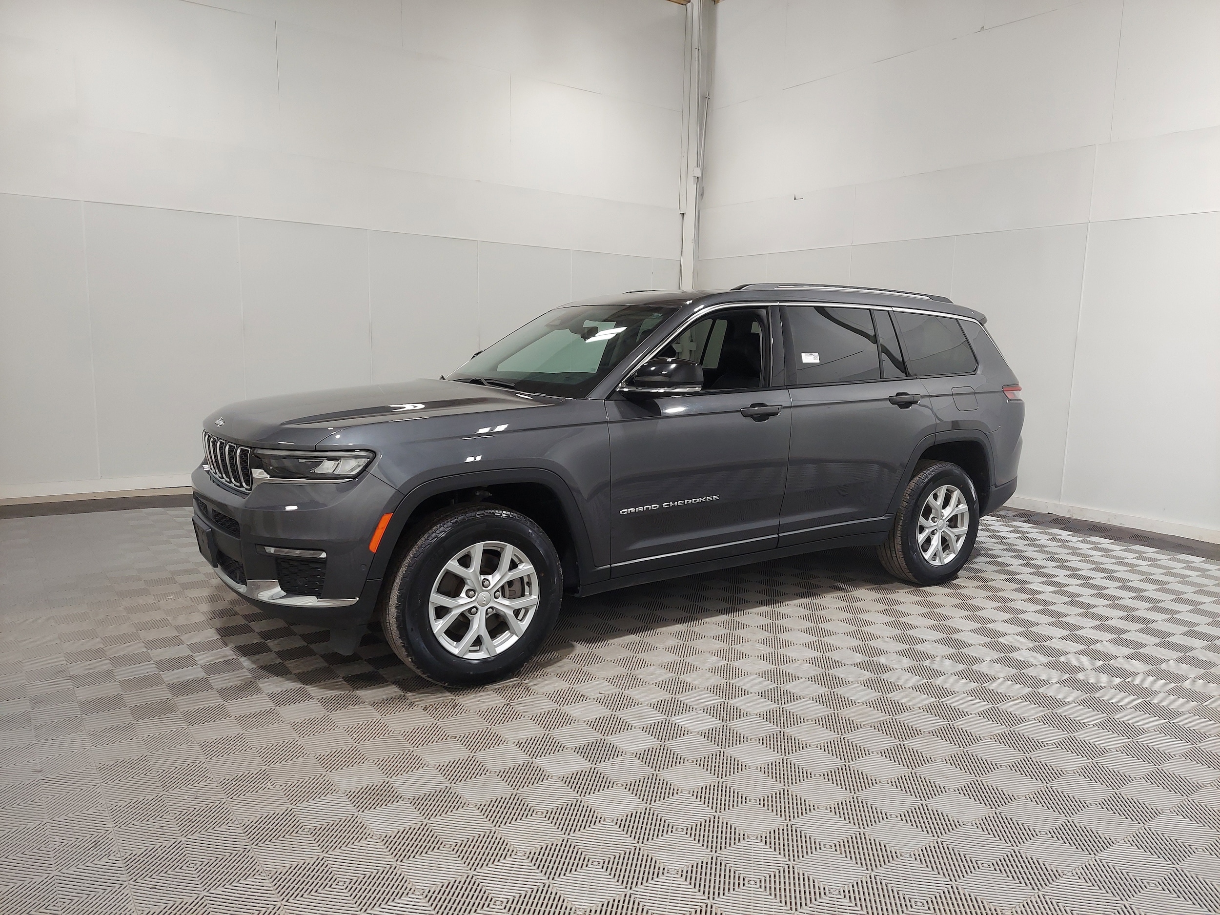 2023 Jeep Grand Cherokee L Limited's photo