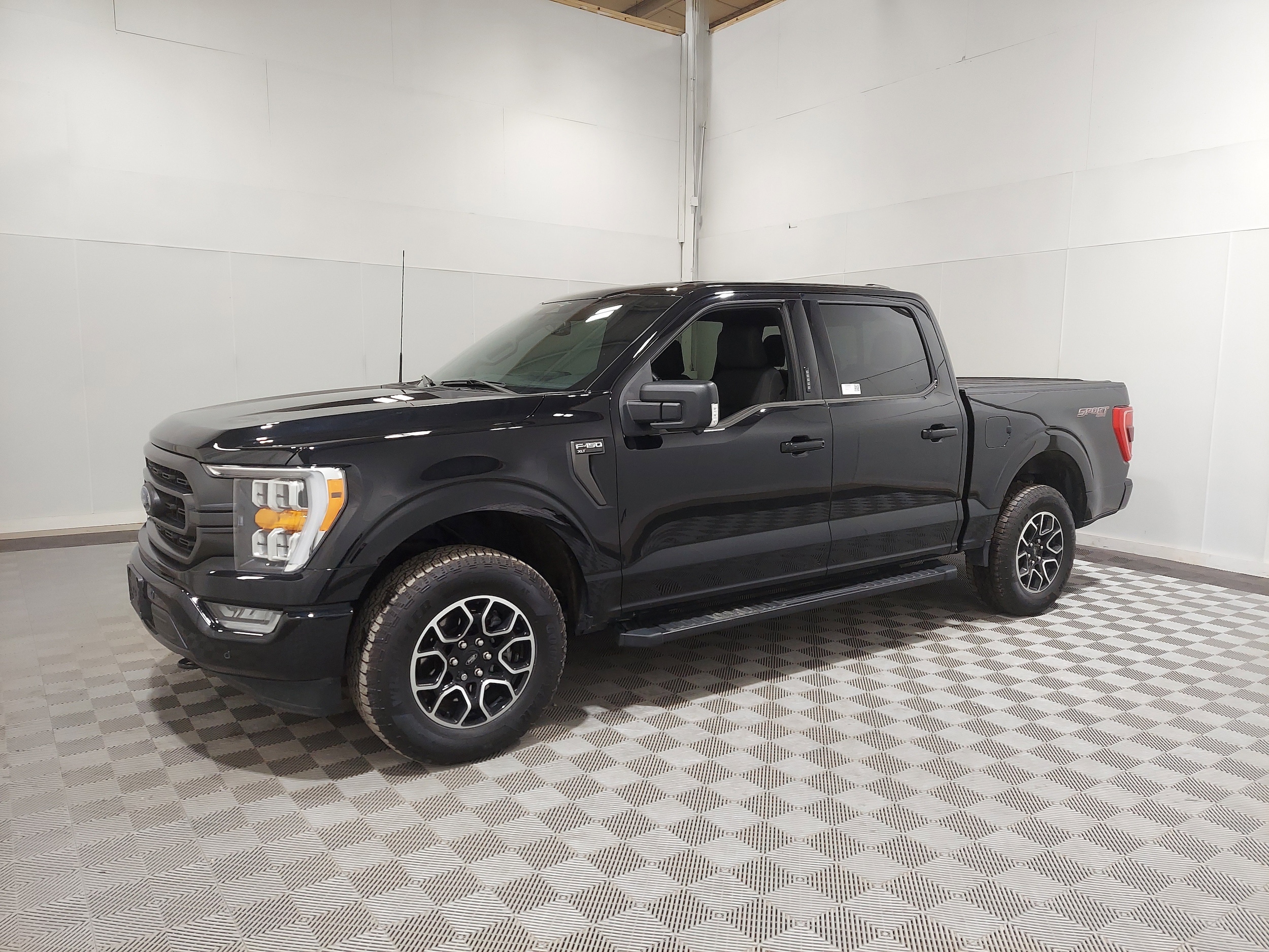 2023 Ford F-150 XLT's photo