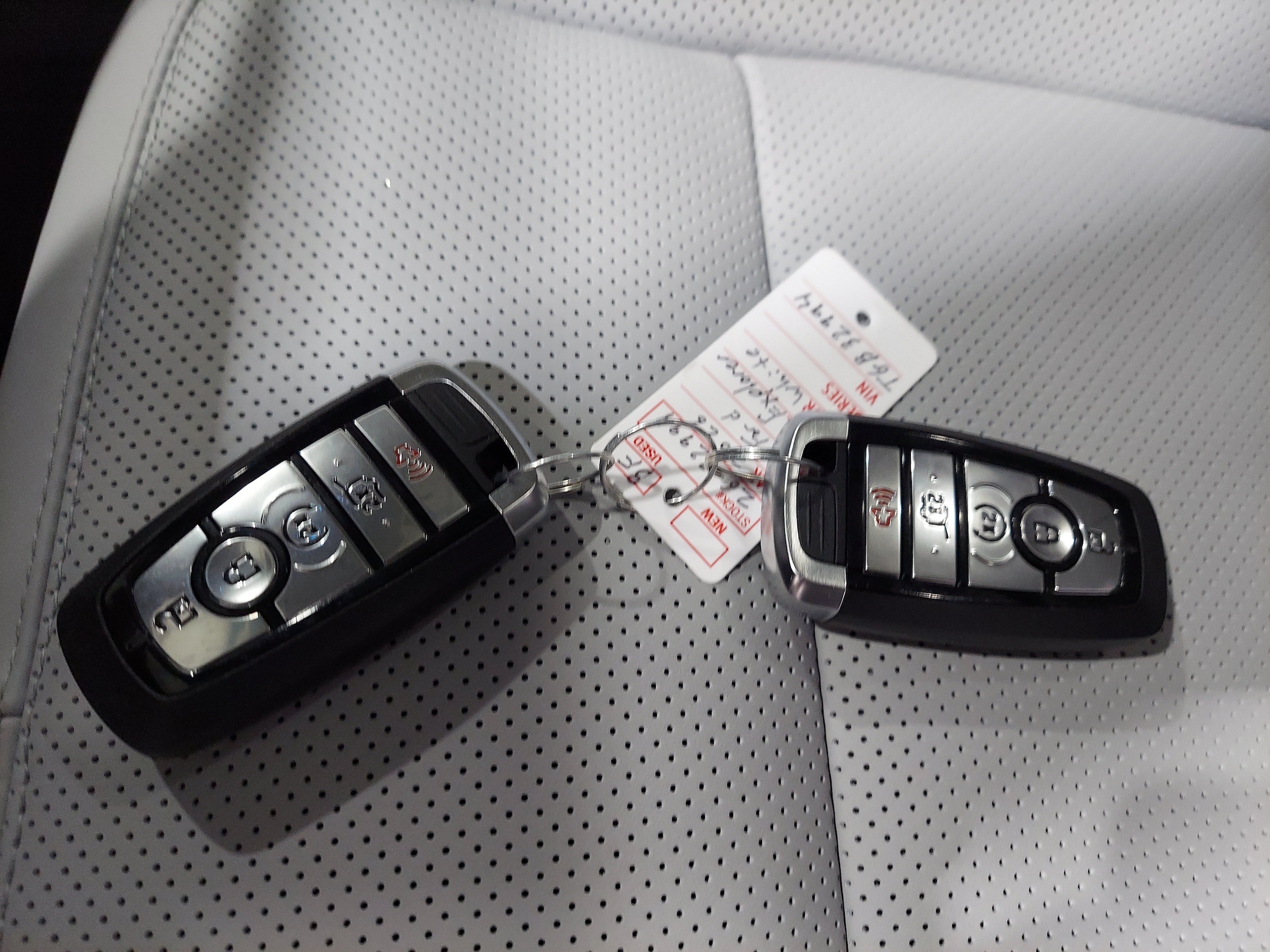 2026 Ford Explorer Platinum - Photo 18