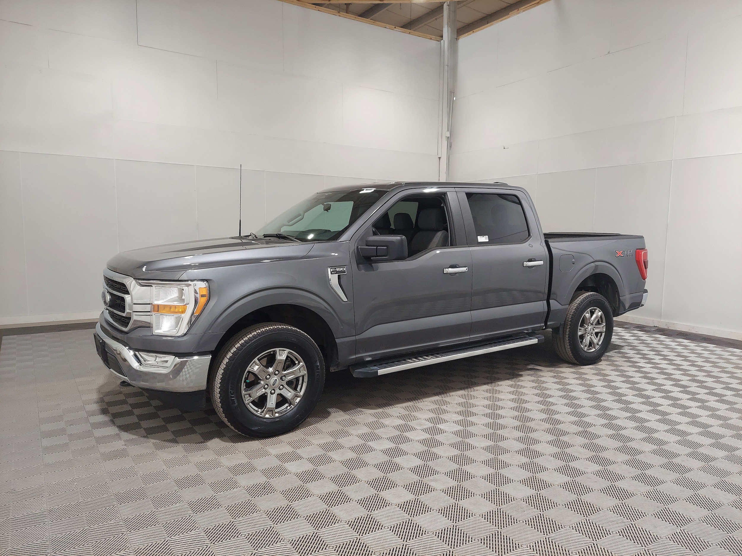 2023 Ford F-150 XLT's photo