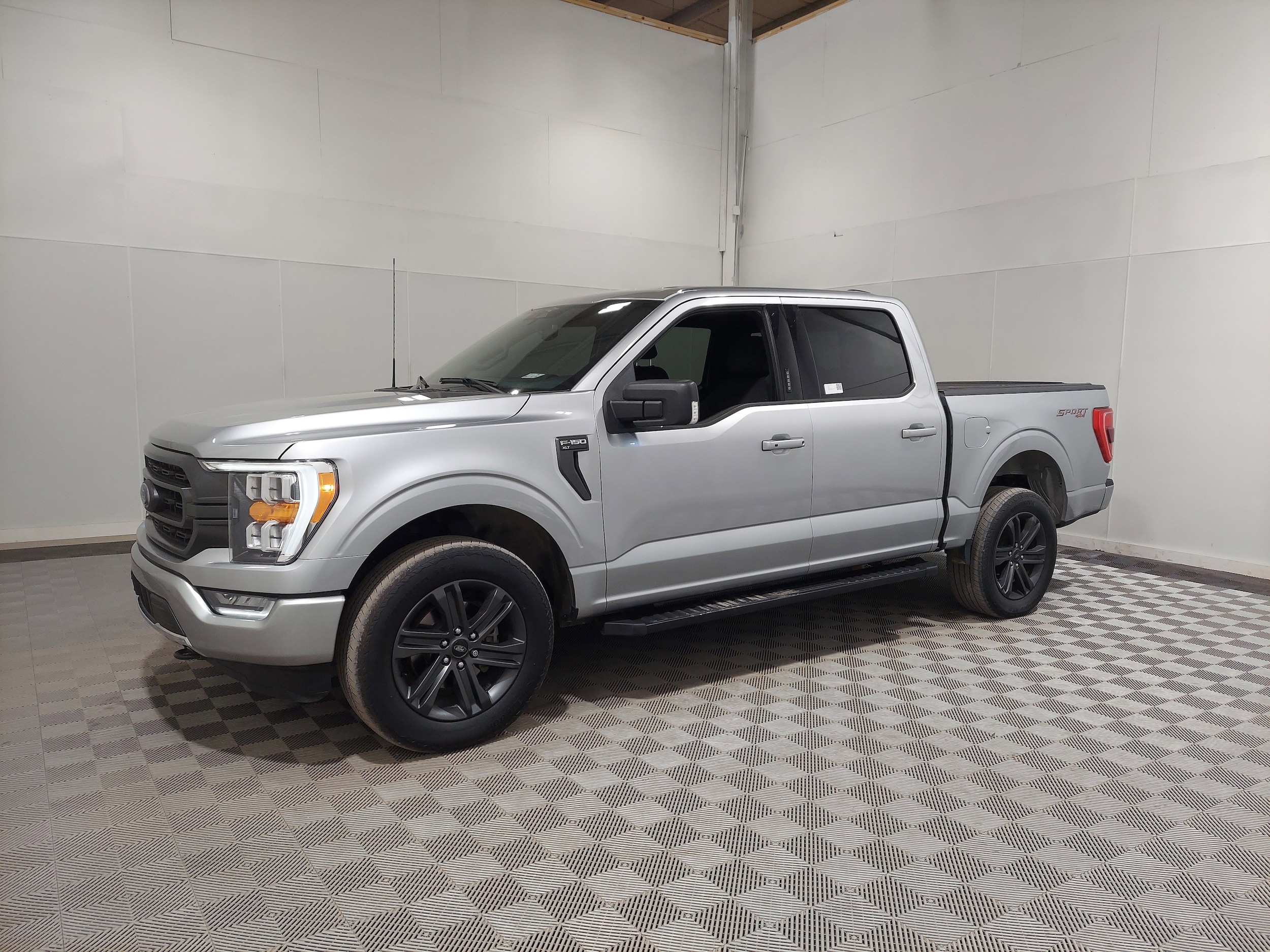2023 Ford F-150 XLT's photo