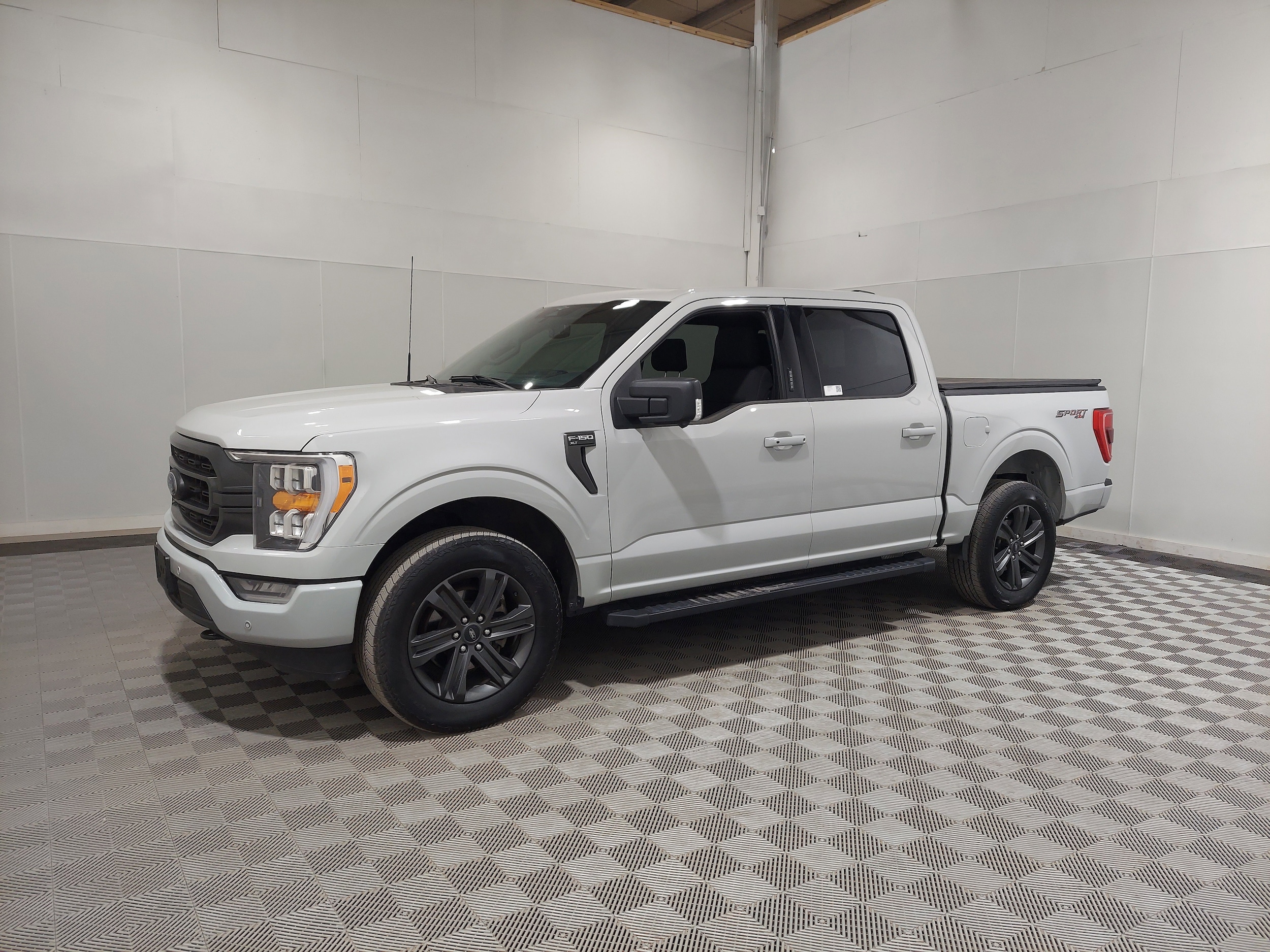 2023 Ford F-150 XLT's photo