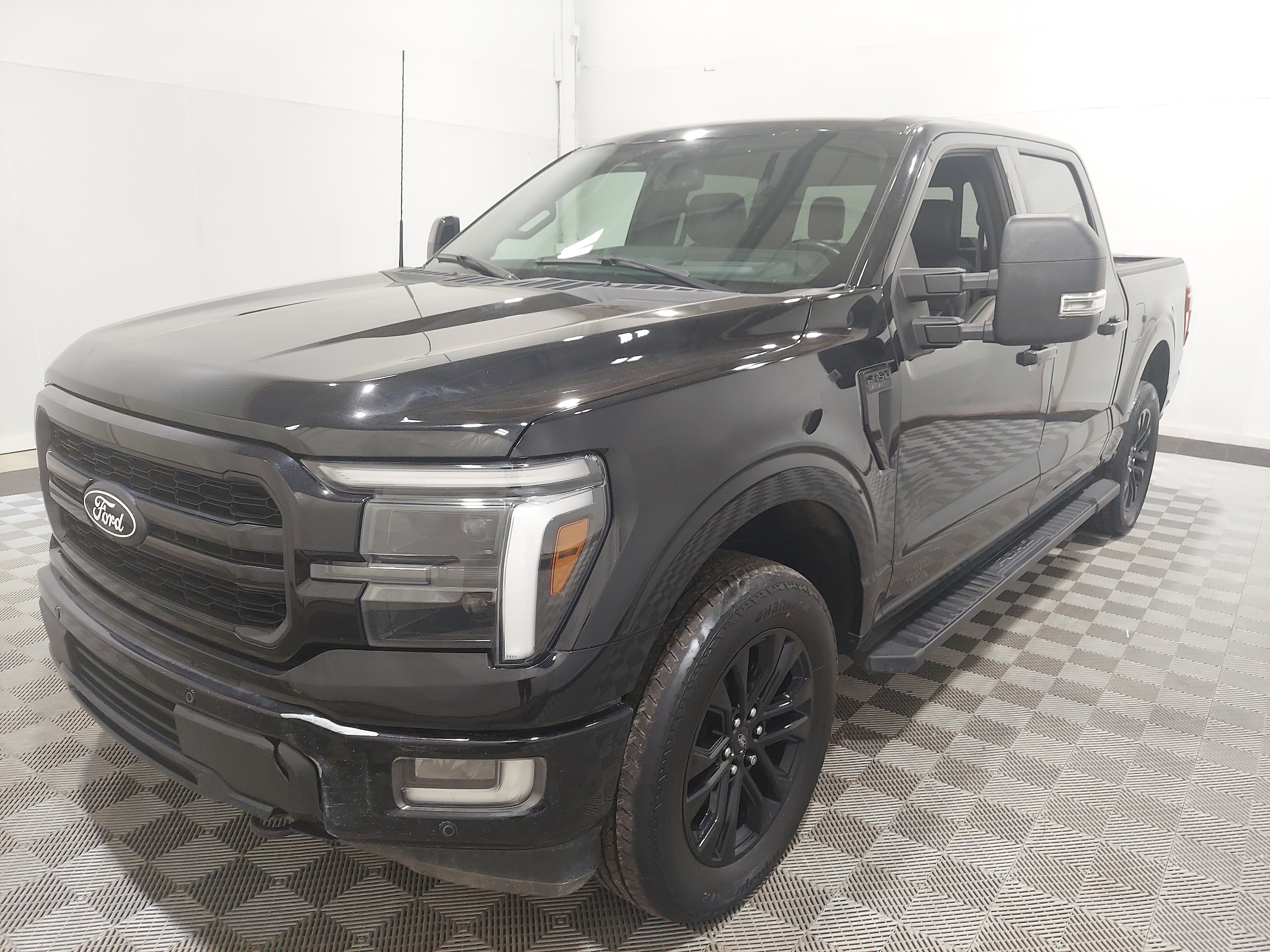 2024 Ford F-150 Lariat 4x4 SuperCrew 145 in's photo