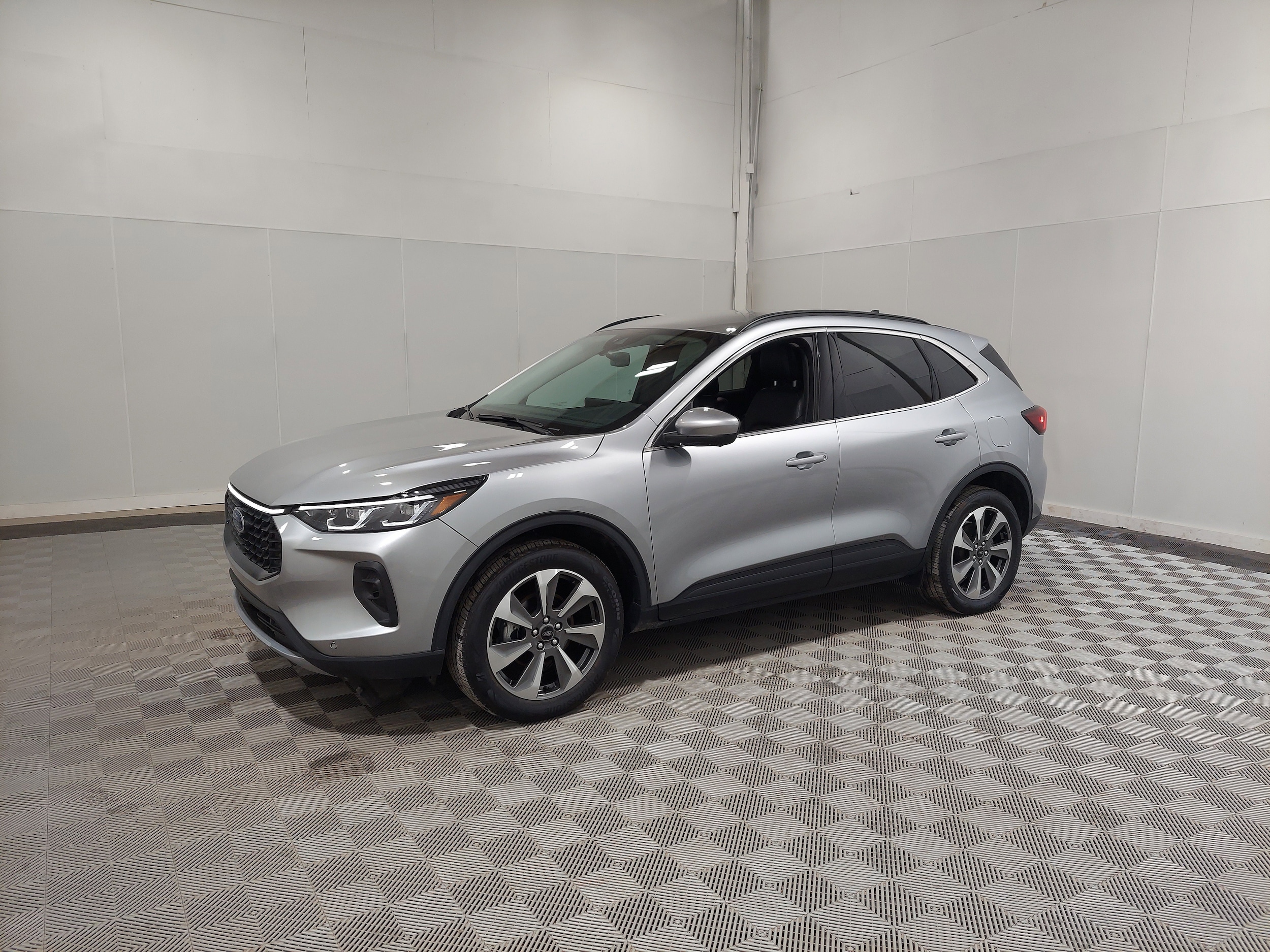 2024 Ford Escape Platinum's photo