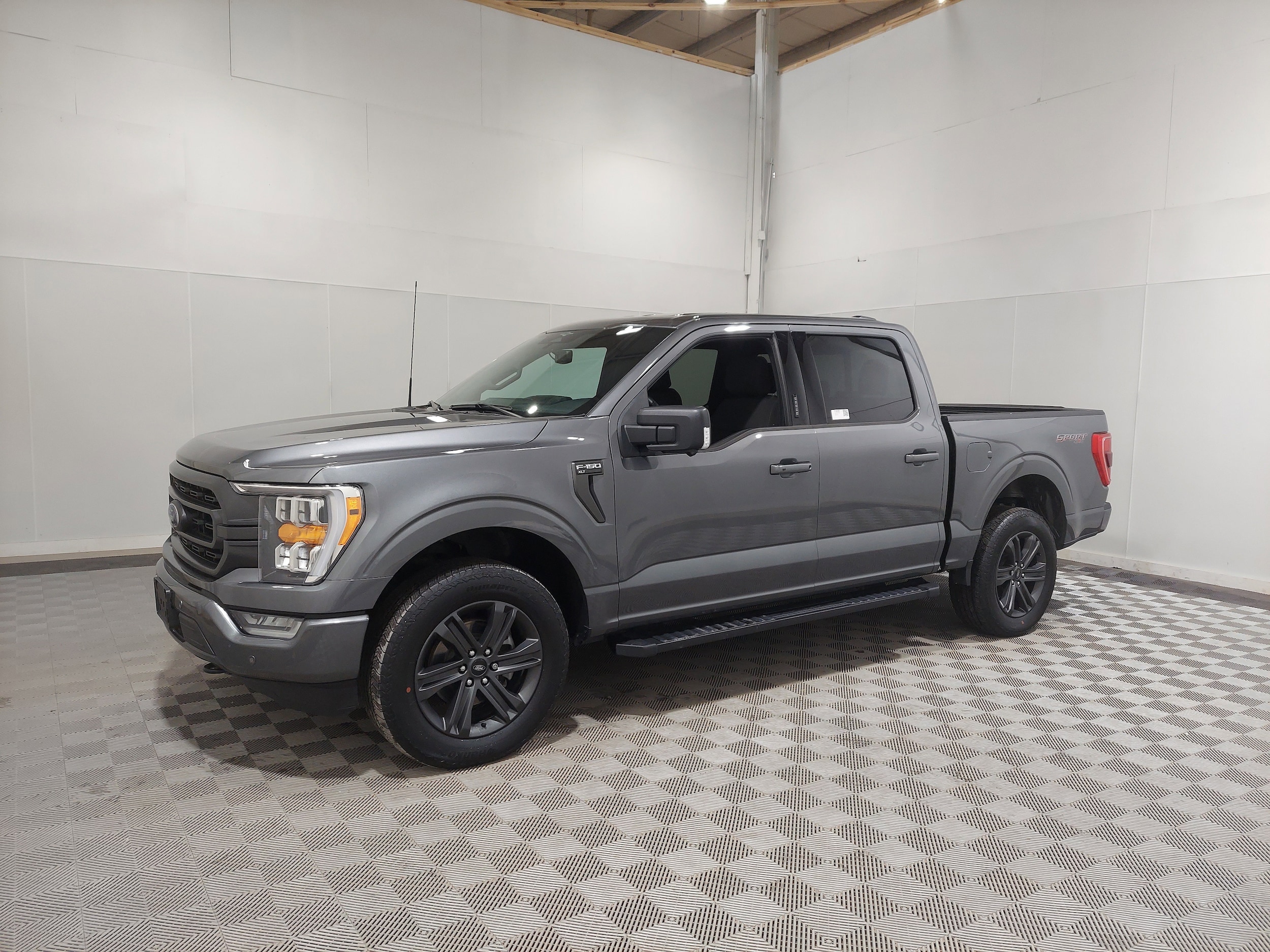 2023 Ford F-150 XLT's photo