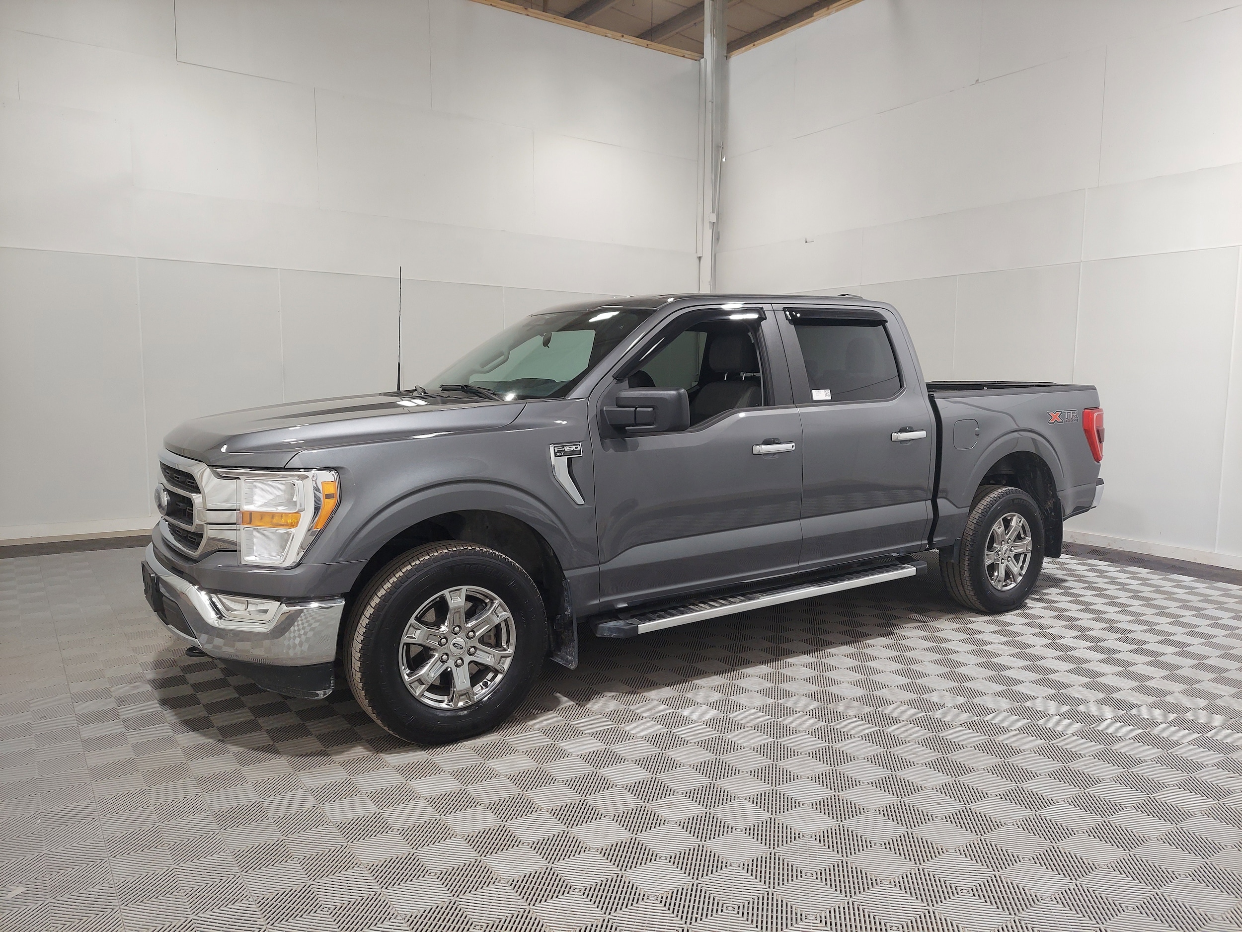 2023 Ford F-150 XLT's photo