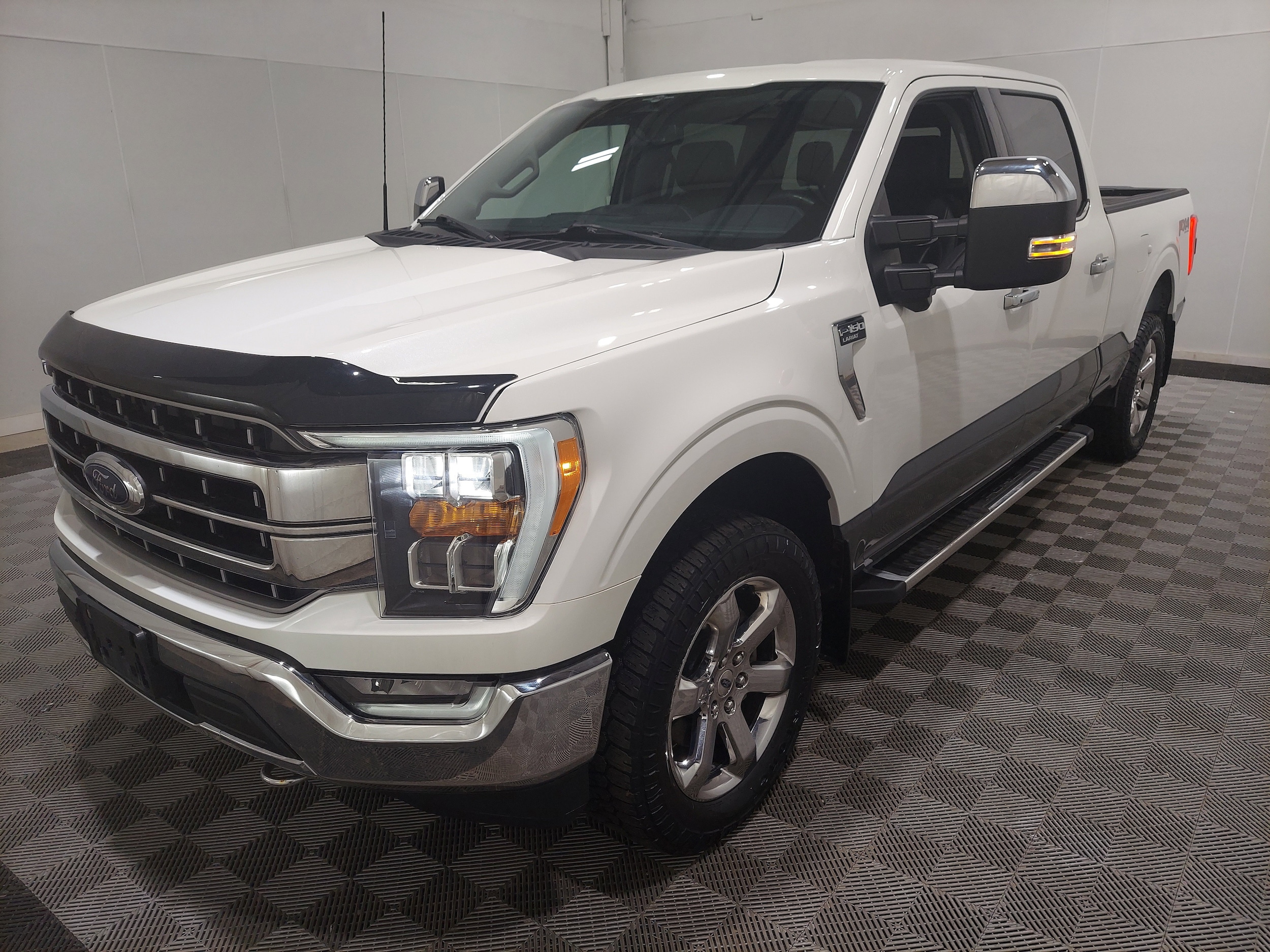 2023 Ford F-150 Lariat 4x4 SuperCrew 157 in's photo