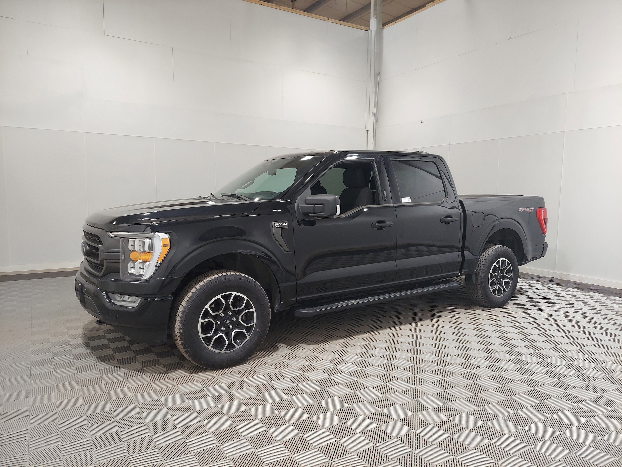 2023 Ford F-150 XLT's photo