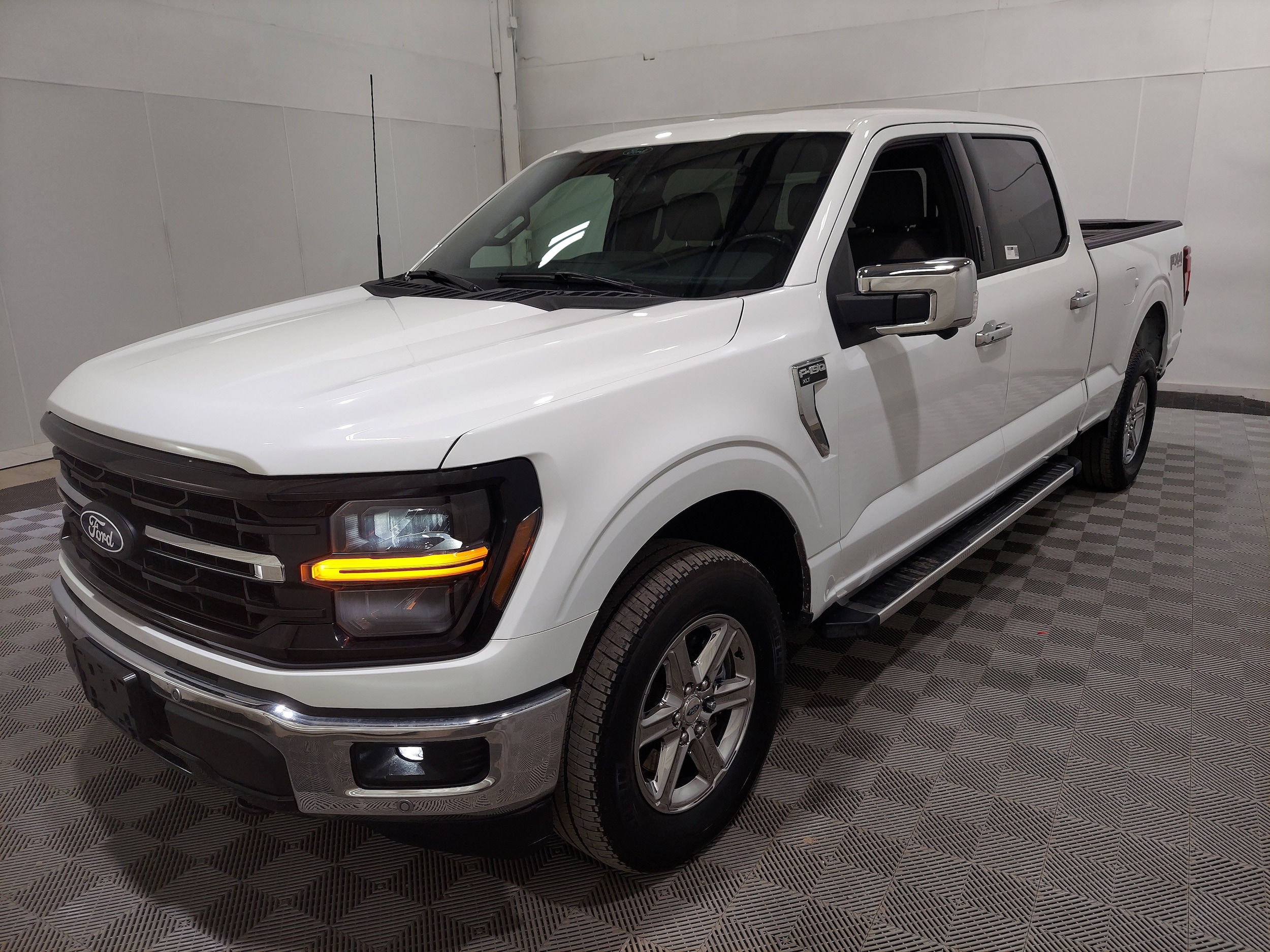 2024 Ford F-150 XLT 4x4 SuperCrew 157 in's photo