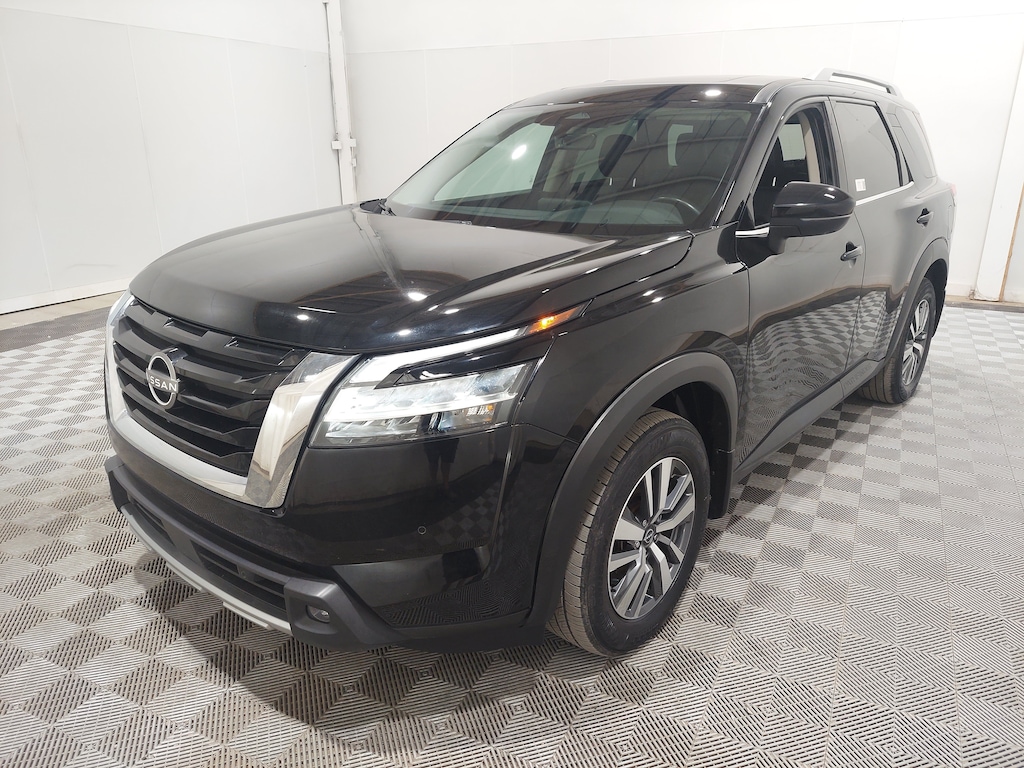Used 2024 Nissan Pathfinder SL