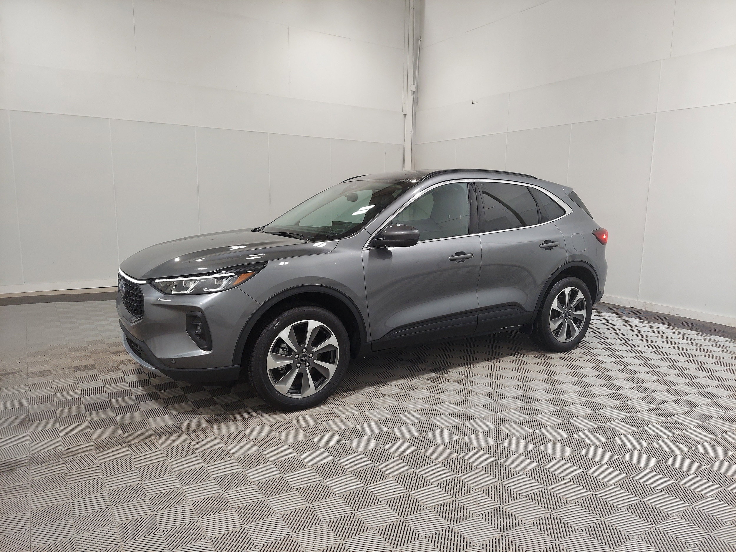 2024 Ford Escape Platinum's photo